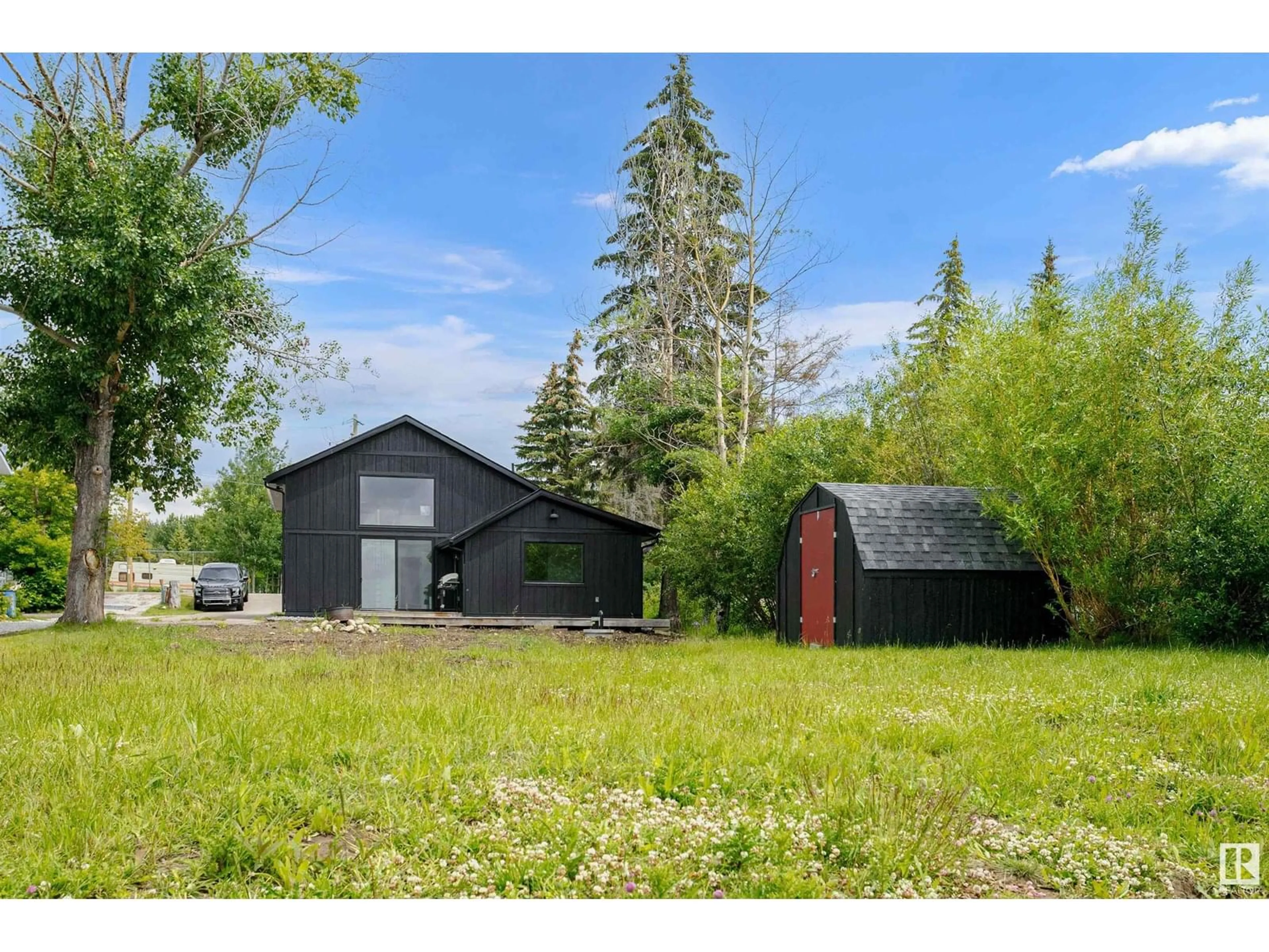 Shed for 24 STE. ANNE TR, Rural Lac Ste. Anne County Alberta T0E1A1
