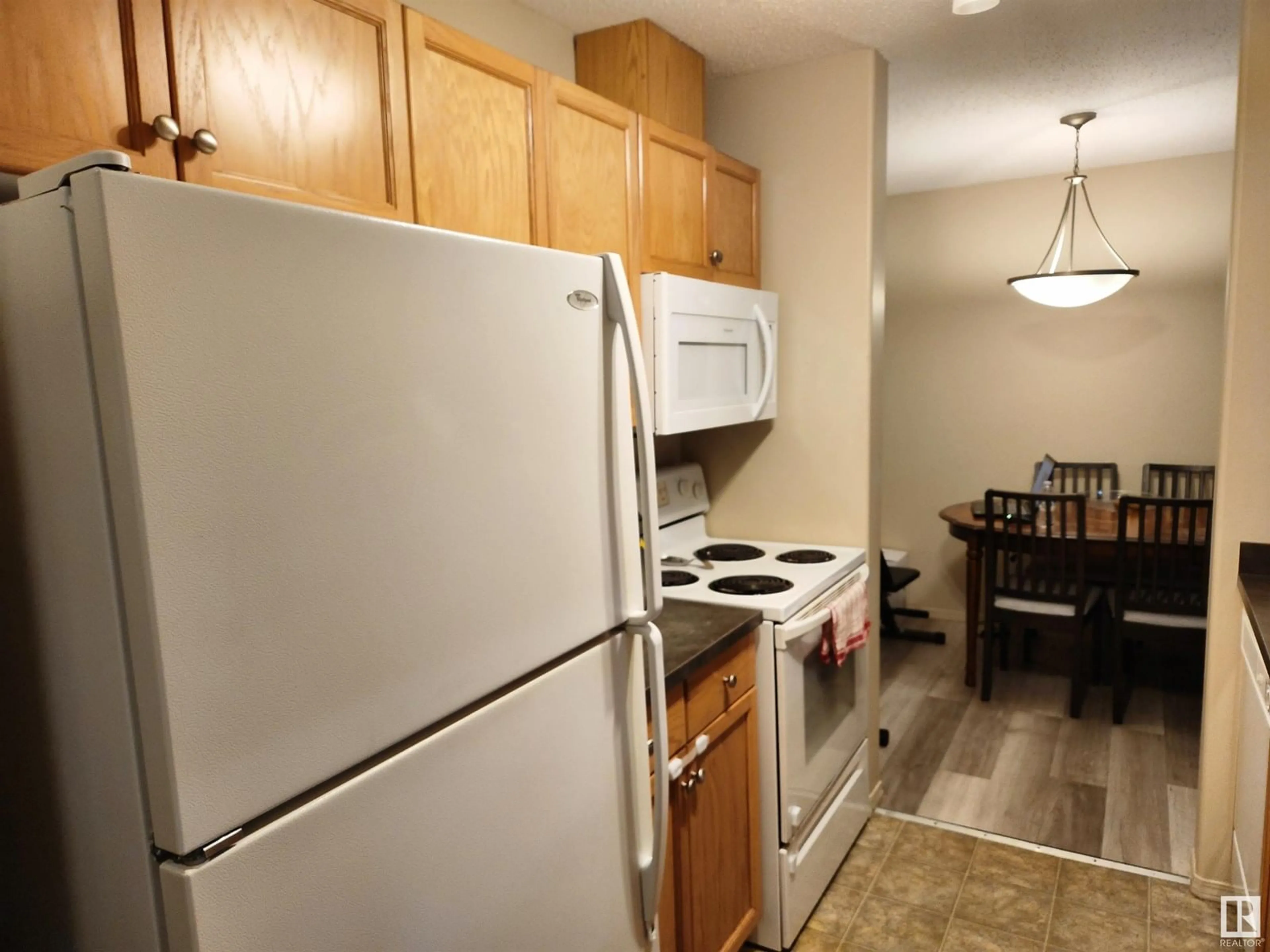 Standard kitchen, unknown for 2098 - 125 BLACKMUD CREEK DR, Edmonton Alberta T6W1T7