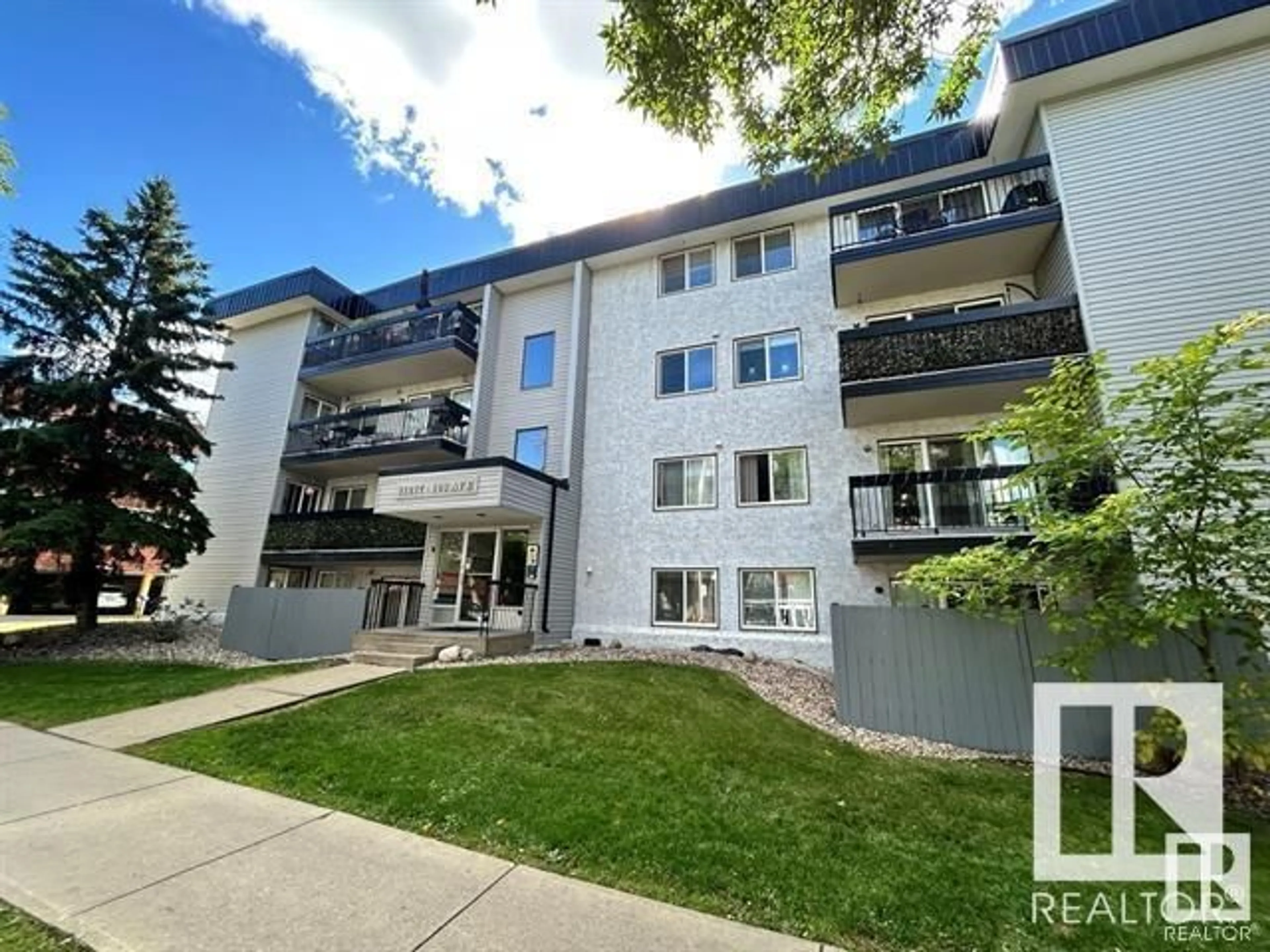 A pic from outside/outdoor area/front of a property/back of a property/a pic from drone, building for 425 11217 103 AV, Edmonton Alberta T5K2V9
