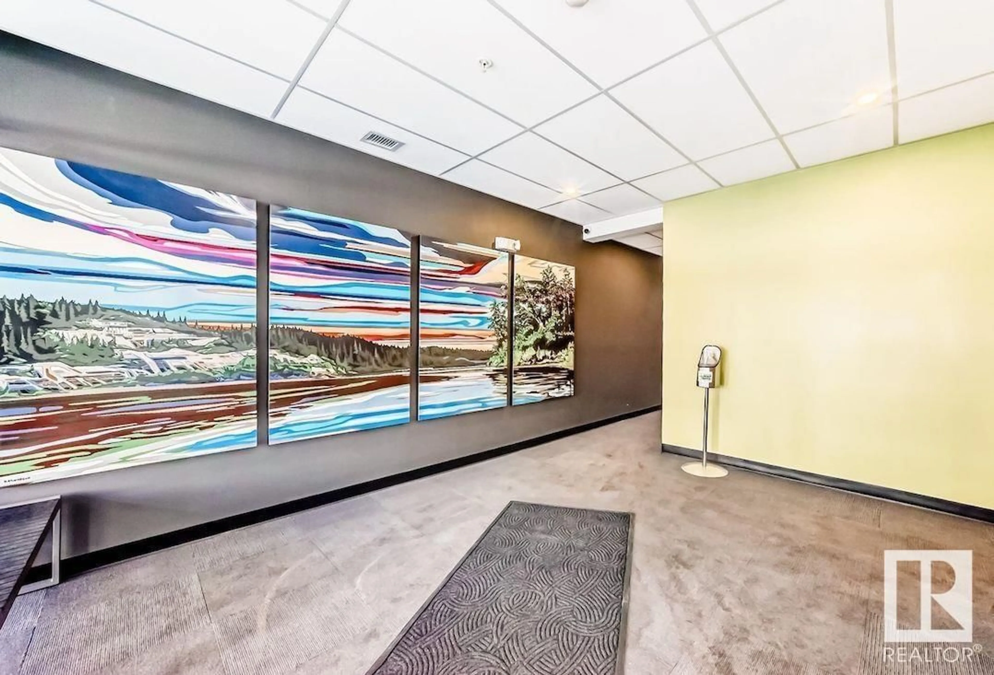 Indoor foyer for #214 - 11503 76 AV, Edmonton Alberta T6G0K6