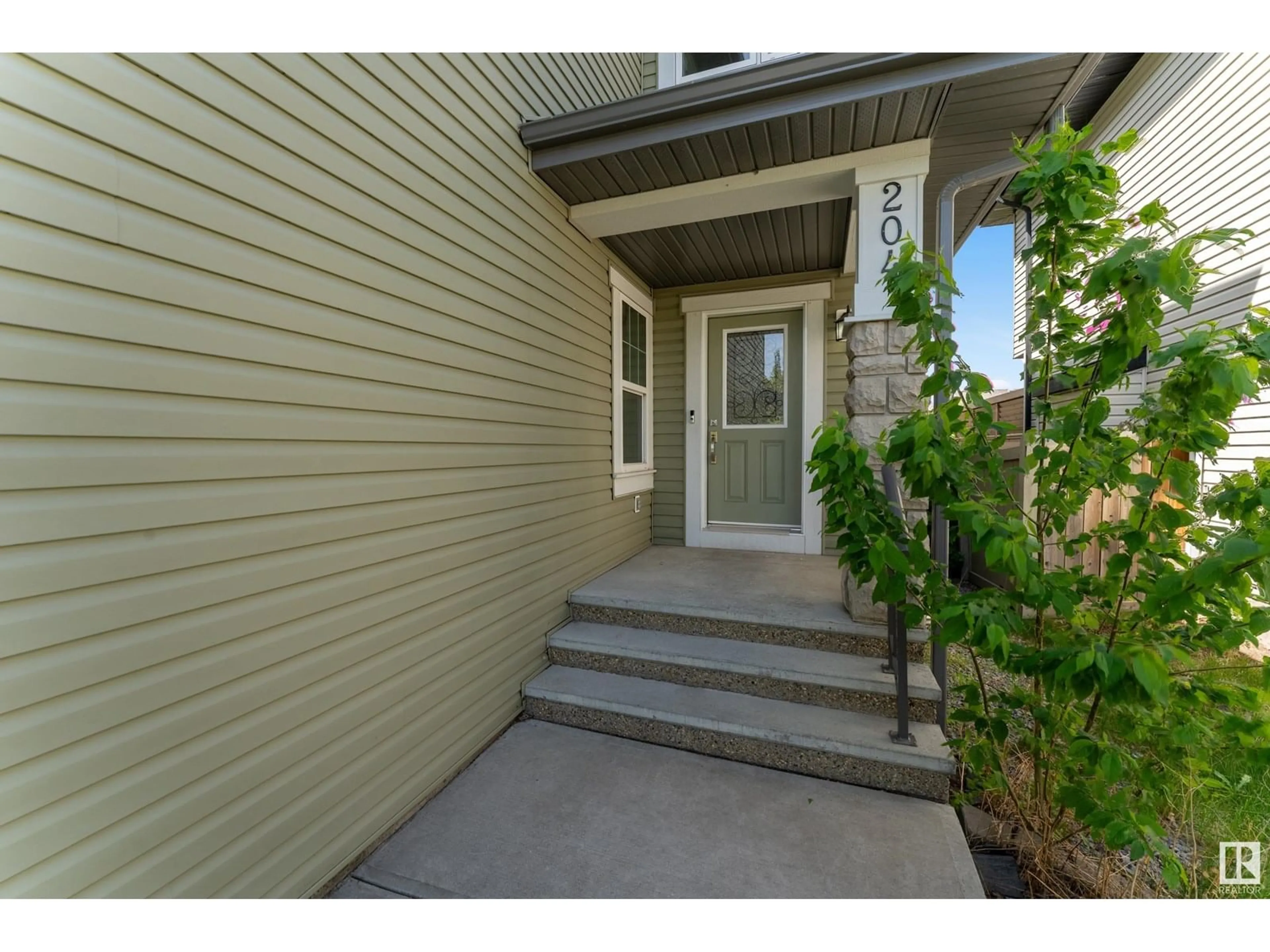 Indoor entryway for SW - 204 55 ST, Edmonton Alberta T6X0L1