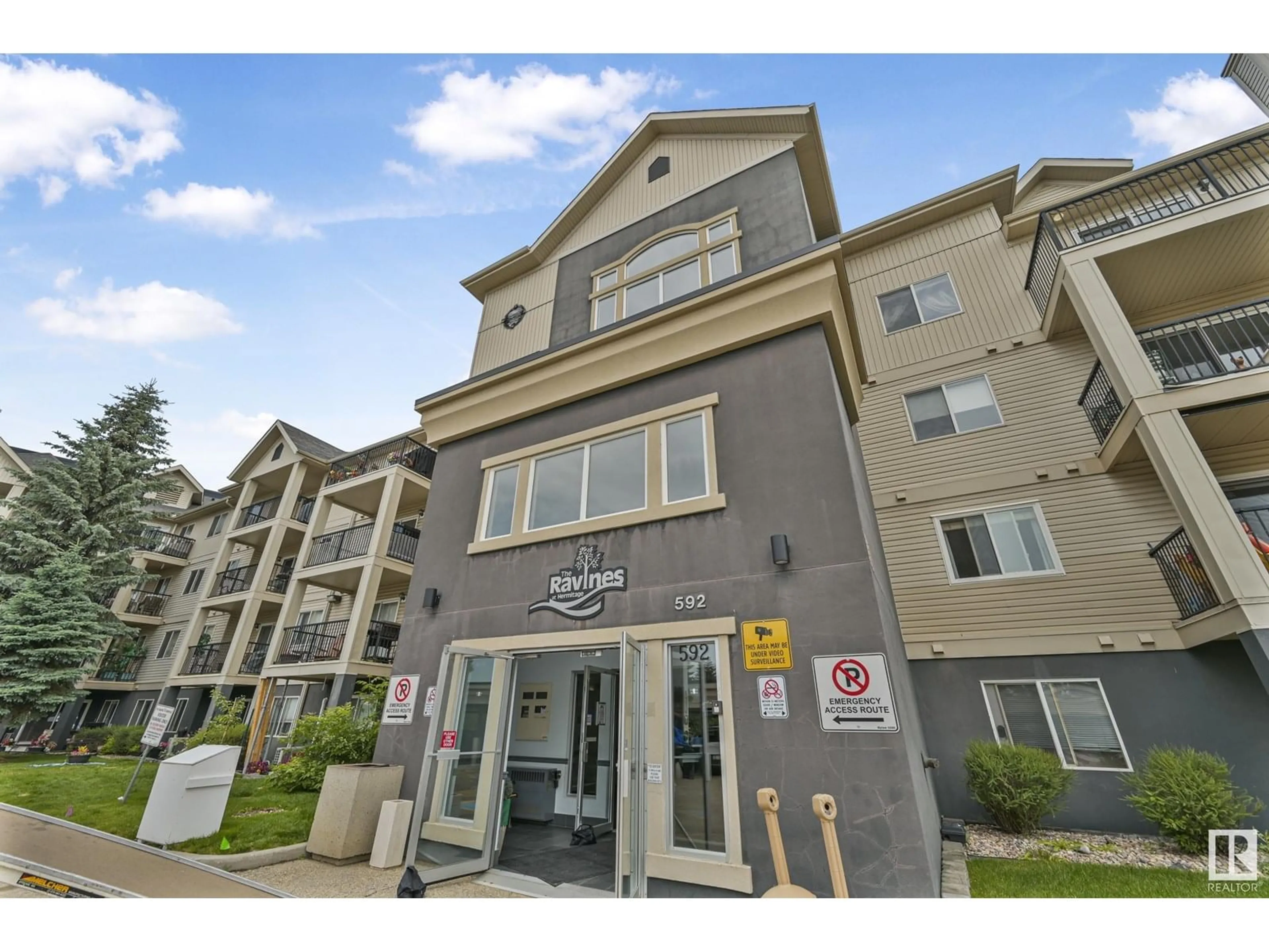 Unknown for 592 - 131 HOOKE RD, Edmonton Alberta T5A5H2
