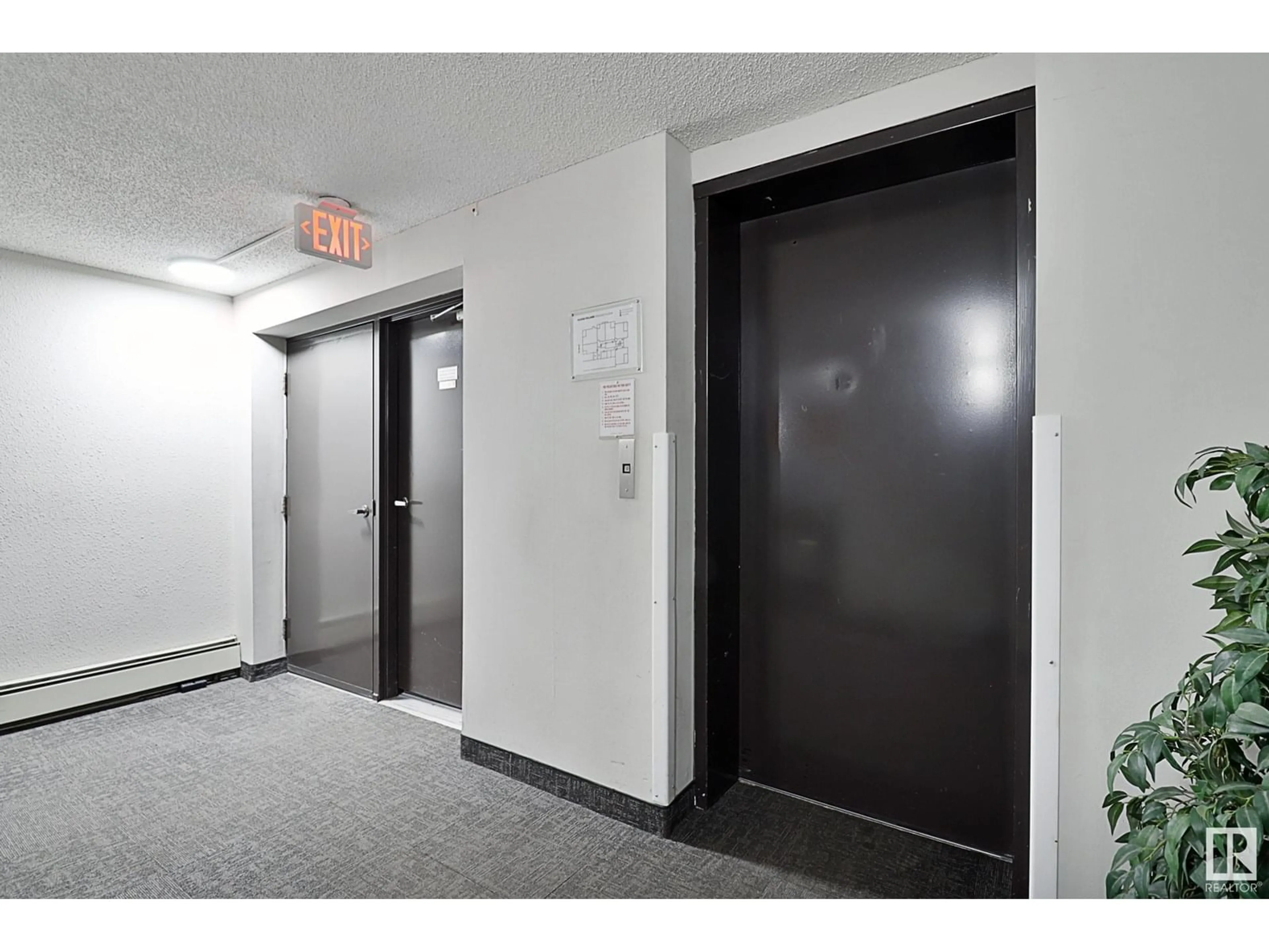 Indoor foyer for #207 - 10138 116 ST NW, Edmonton Alberta T5K1V8