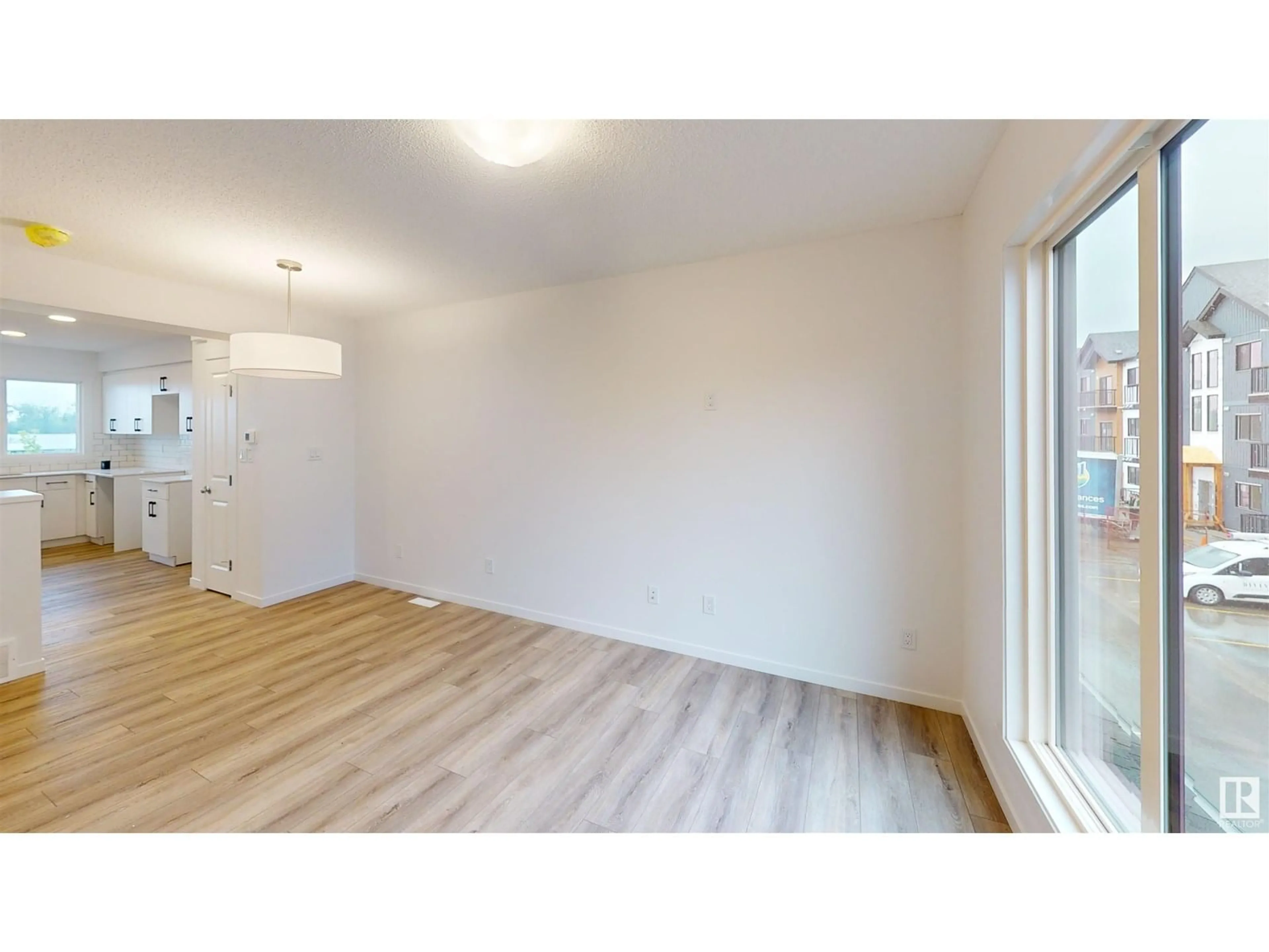 A pic of a room for #6 - 29 AIRPORT RD, Edmonton Alberta T5G3K8