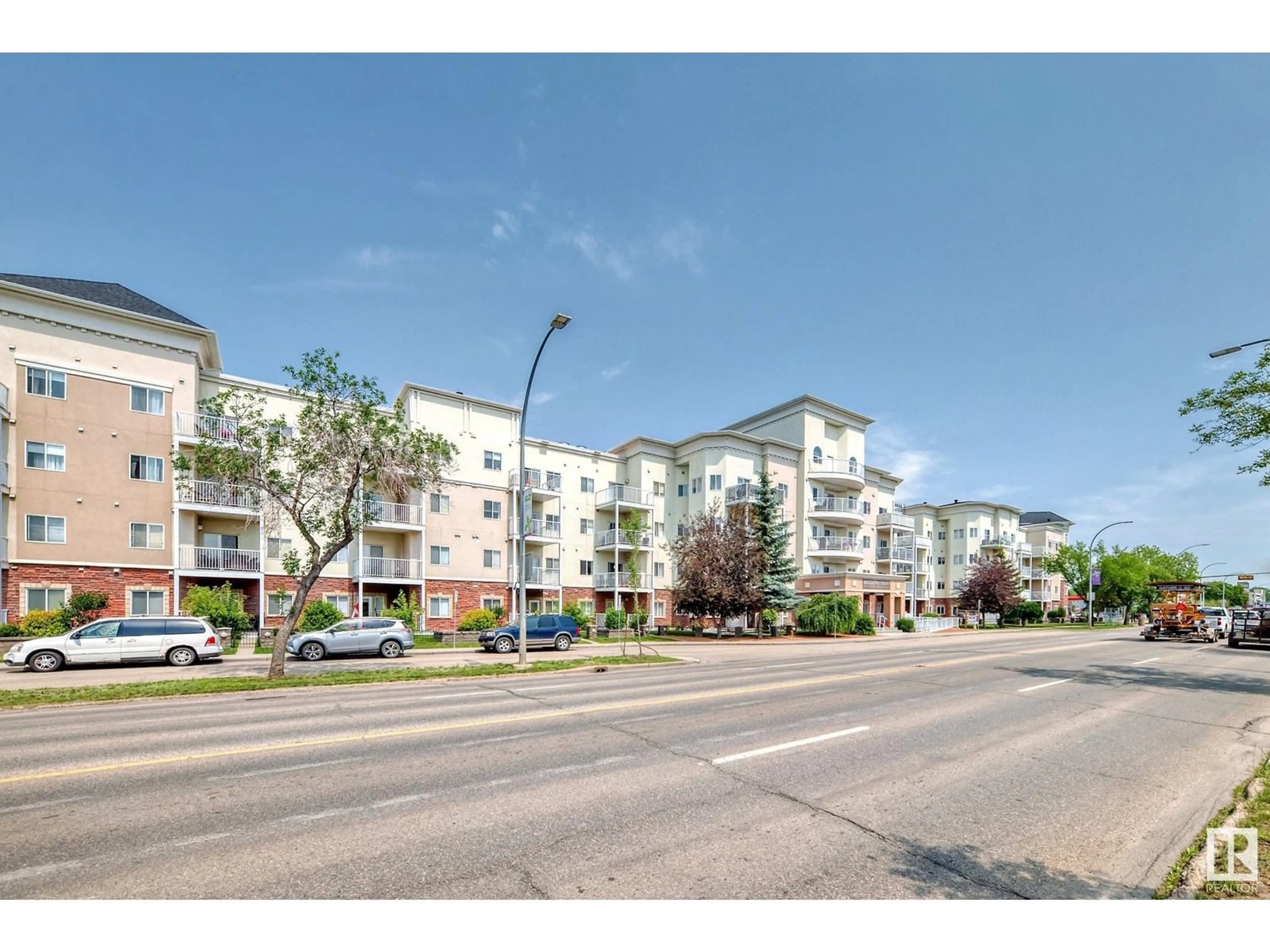 Blurry image for 423 8528 82 AV, Edmonton Alberta T6C0Y8