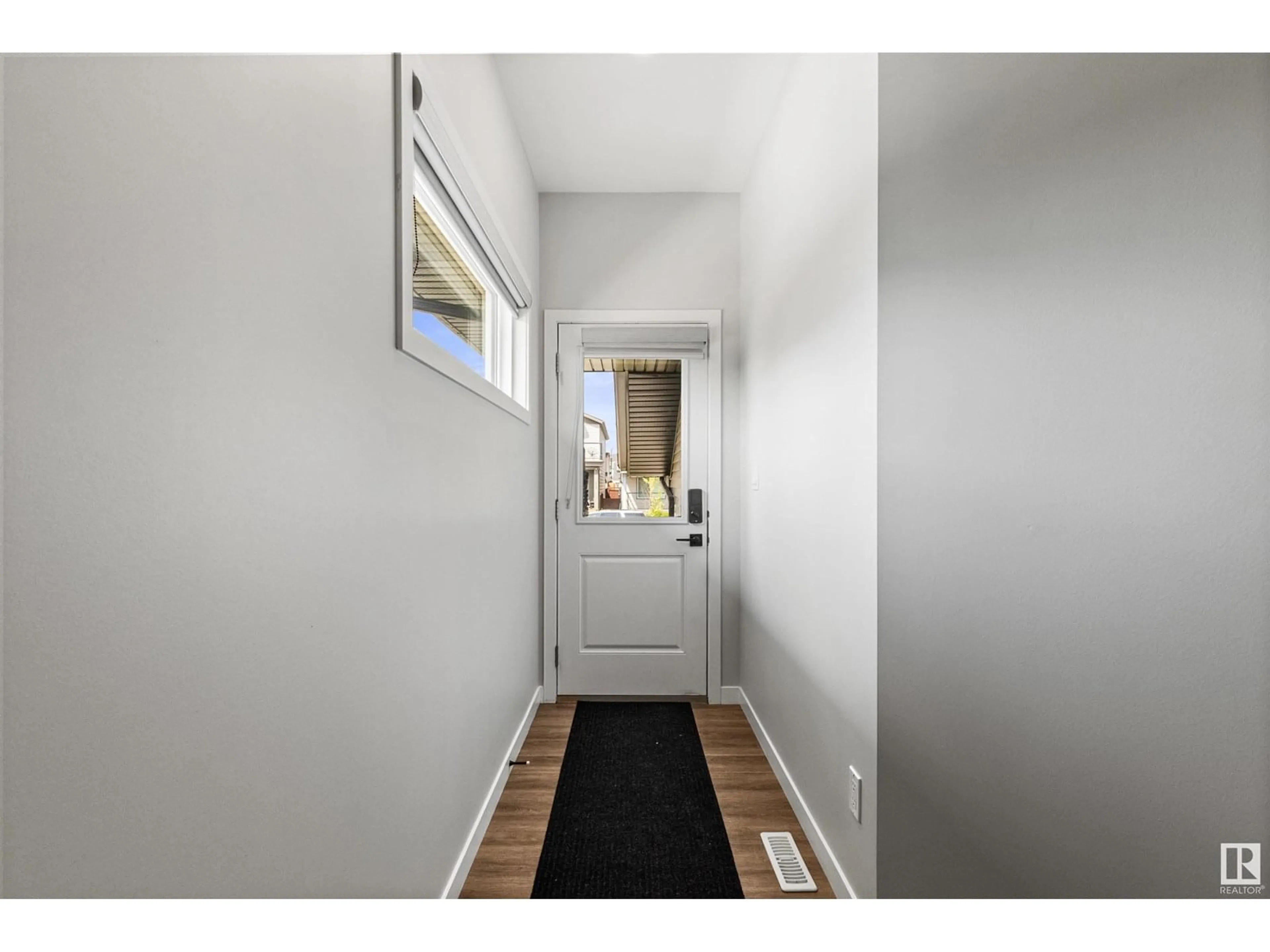 Indoor entryway for 2460 KELLY CIRCLE, Edmonton Alberta T6W4G2