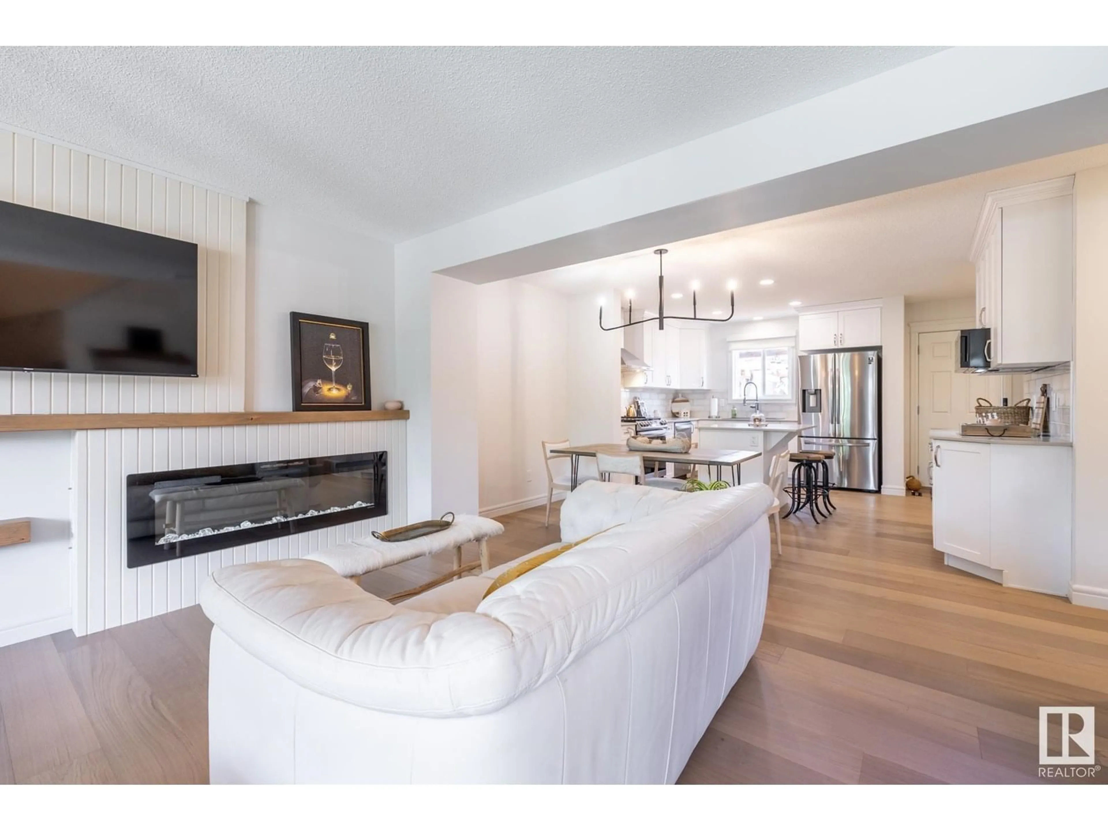 Living room with furniture, unknown for 2047 GRAYDON HILL CR, Edmonton Alberta T6W4C5