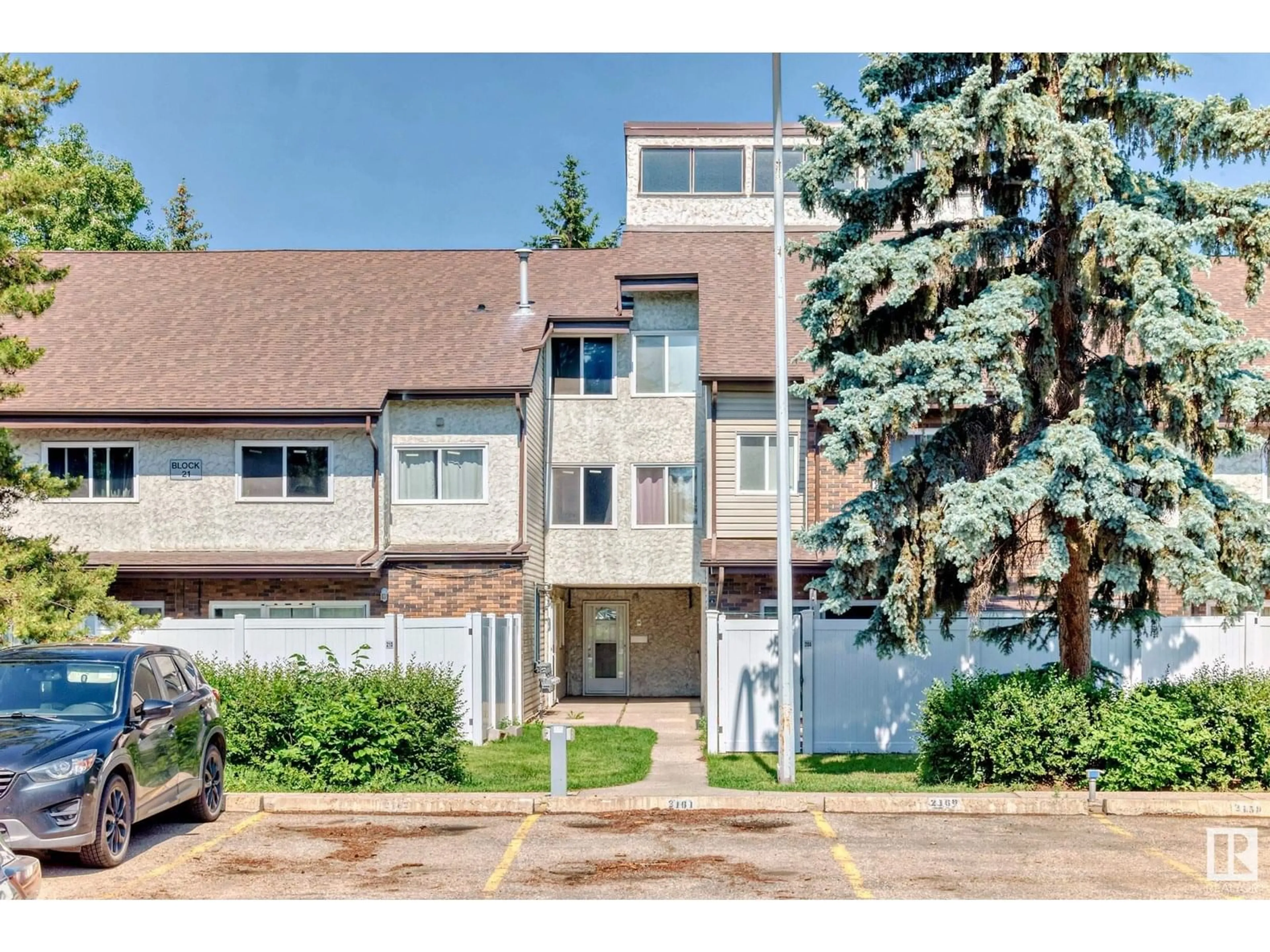 Unknown for 21f MEADOWLARK VILLAGE NW, Edmonton Alberta T5R5X3