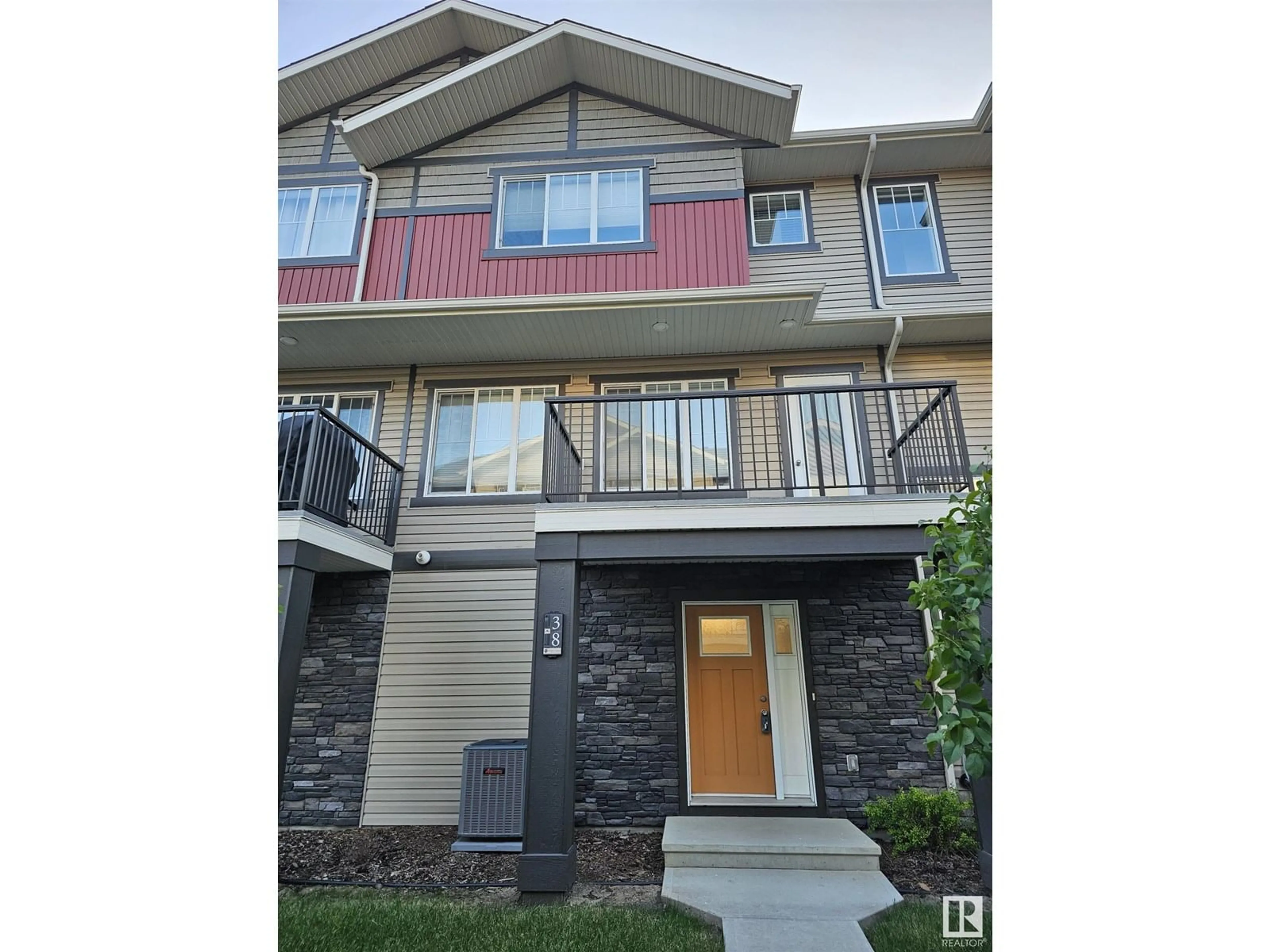 Home with vinyl exterior material, unknown for 12815 NW - 38 CUMBERLAND RD, Edmonton Alberta T6V0M2