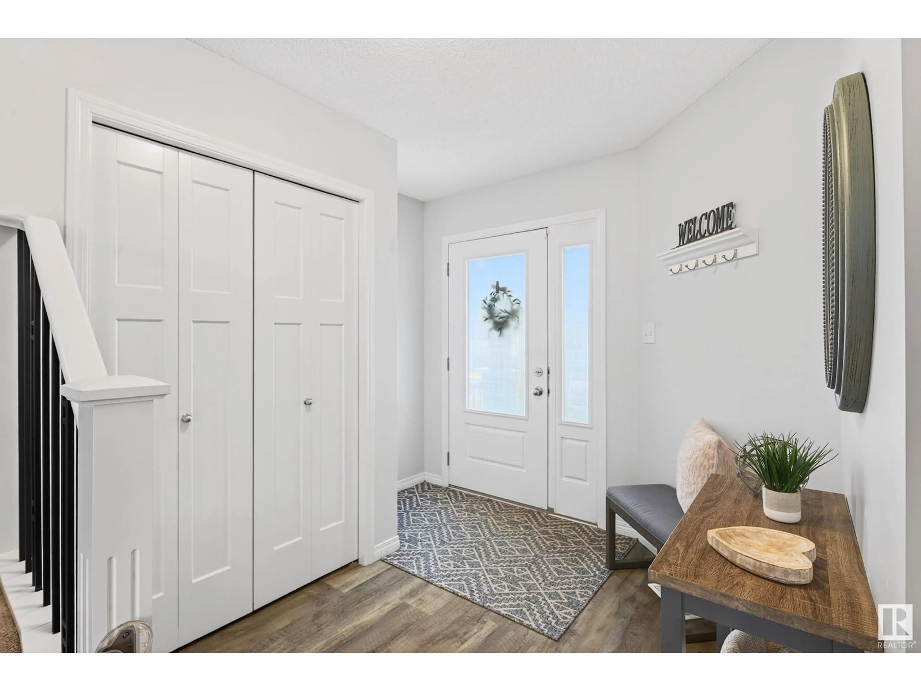 Indoor entryway for 1943 DAVIDSON WD, Edmonton Alberta T6W3J4