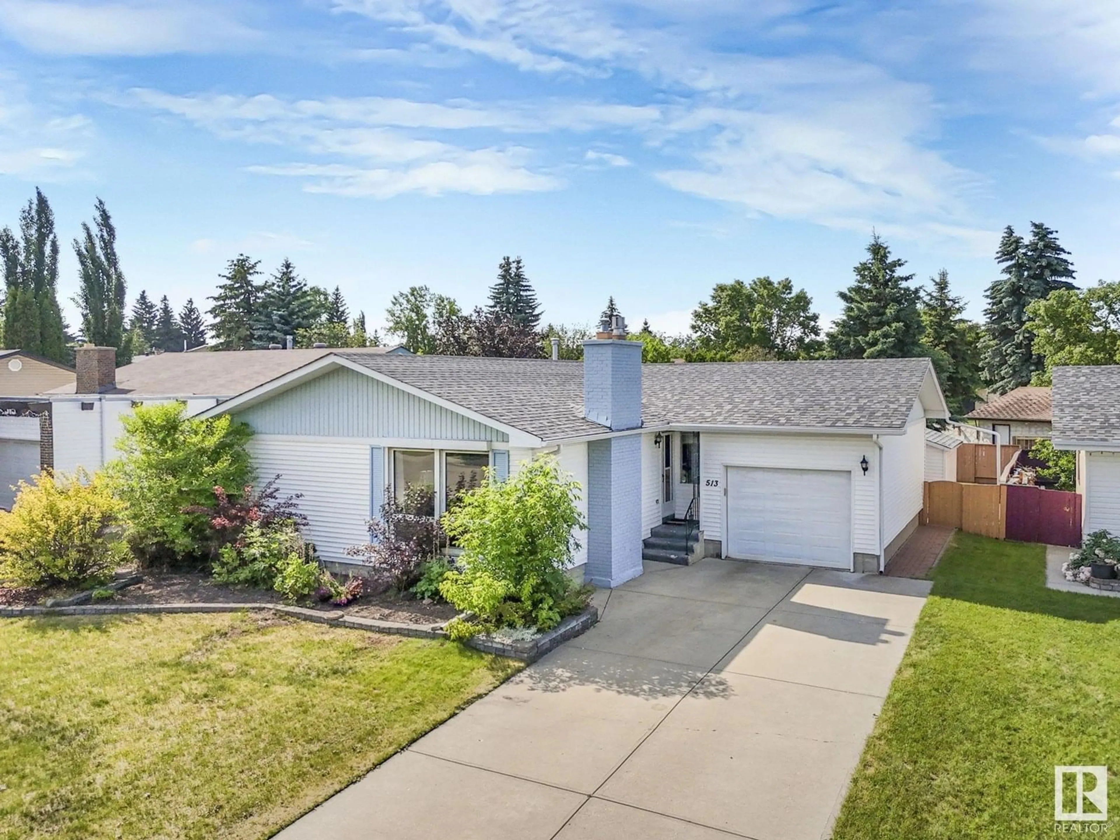 Home with vinyl exterior material, street for 513 ALDER AV, Sherwood Park Alberta T8A3J9