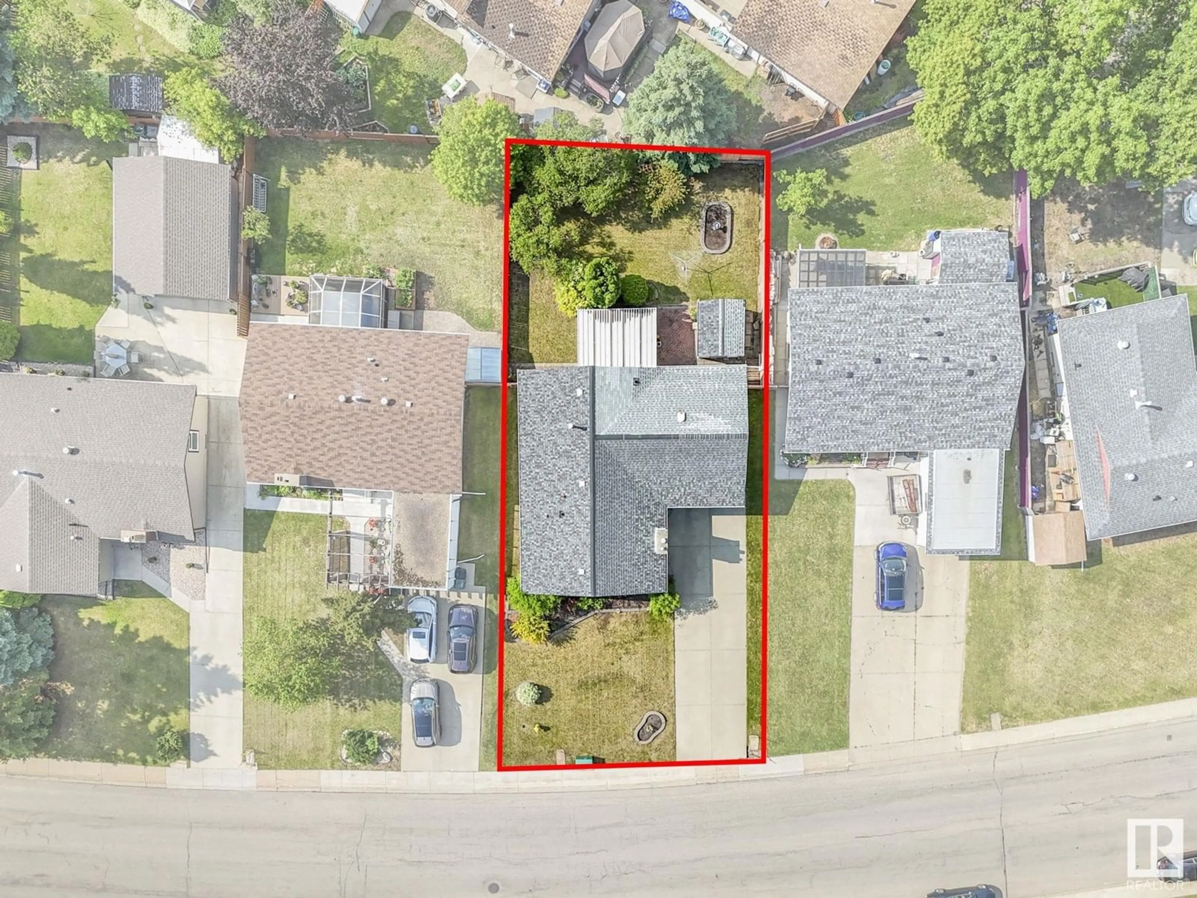 A pic from outside/outdoor area/front of a property/back of a property/a pic from drone, street for 513 ALDER AV, Sherwood Park Alberta T8A3J9