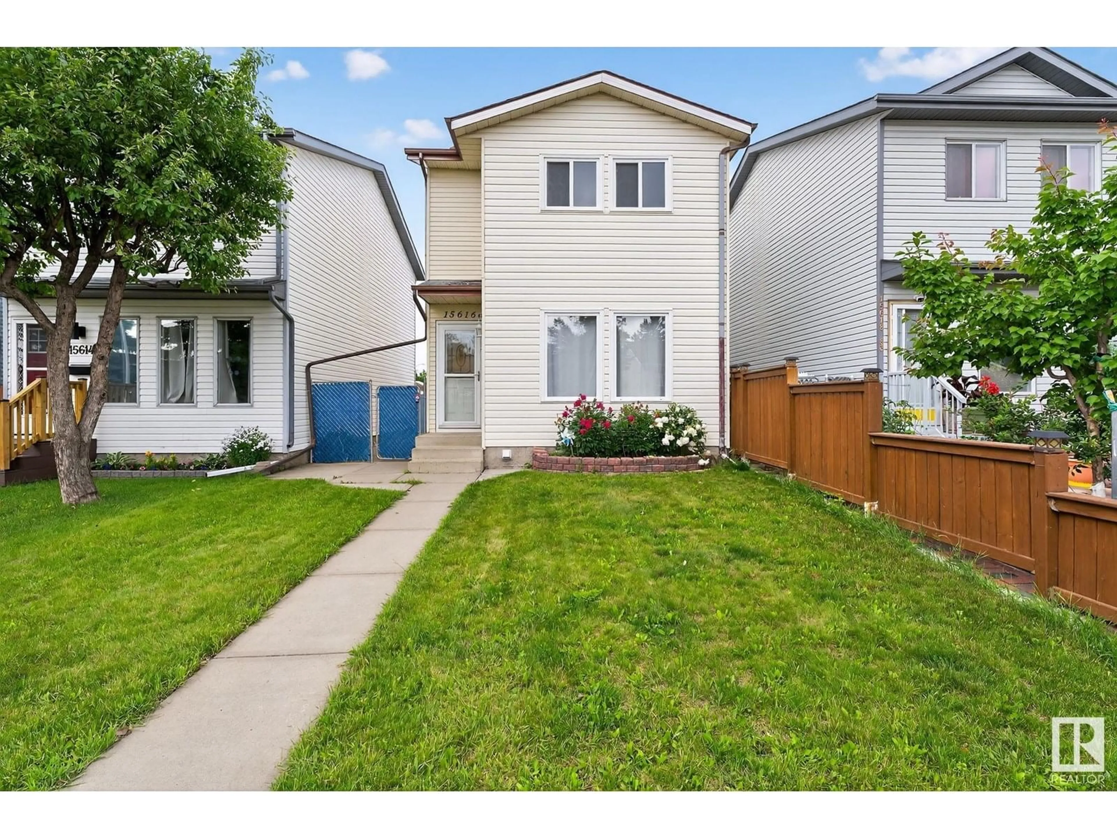 A pic from outside/outdoor area/front of a property/back of a property/a pic from drone, street for 15616 83 ST, Edmonton Alberta T5Z2R1