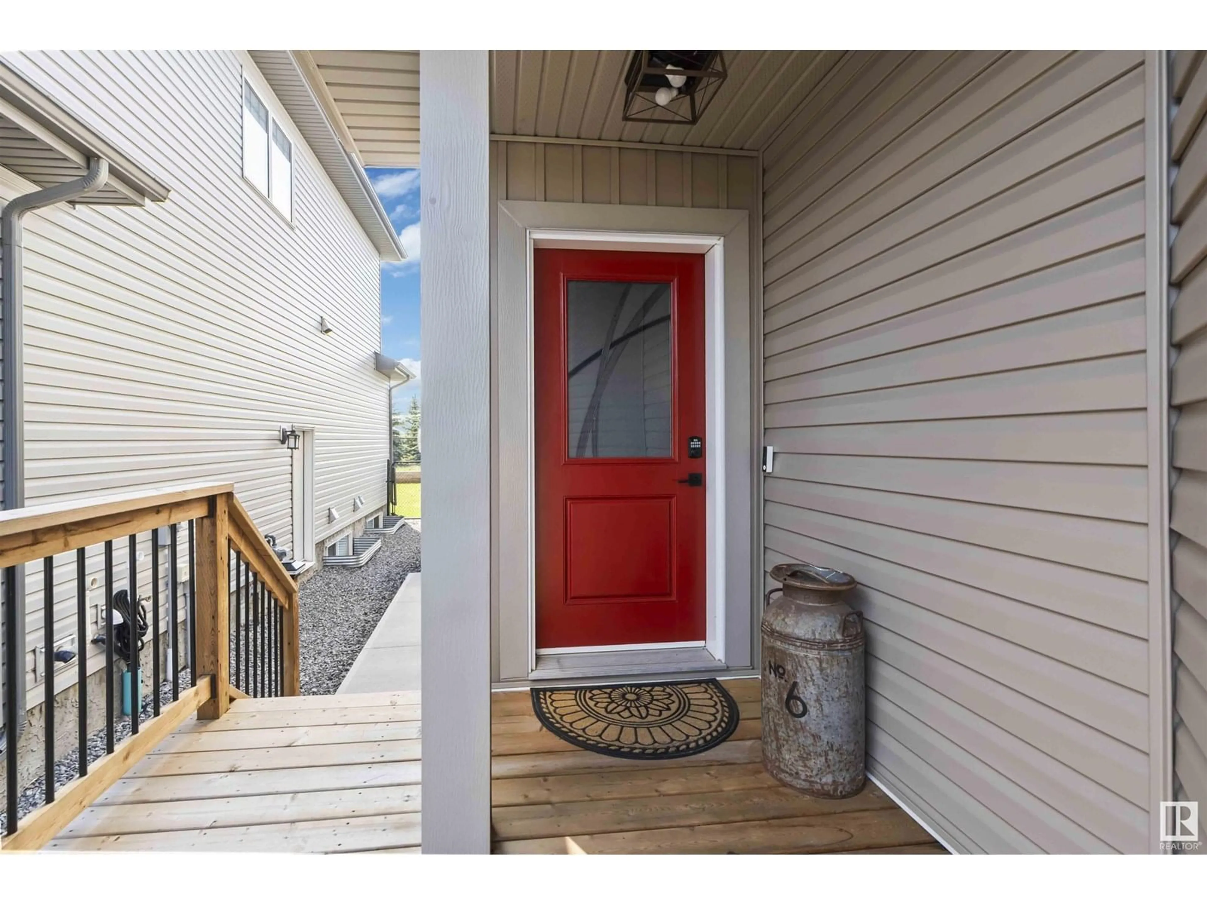 Indoor entryway for 6 DURRAND BN, Fort Saskatchewan Alberta T8L0N2