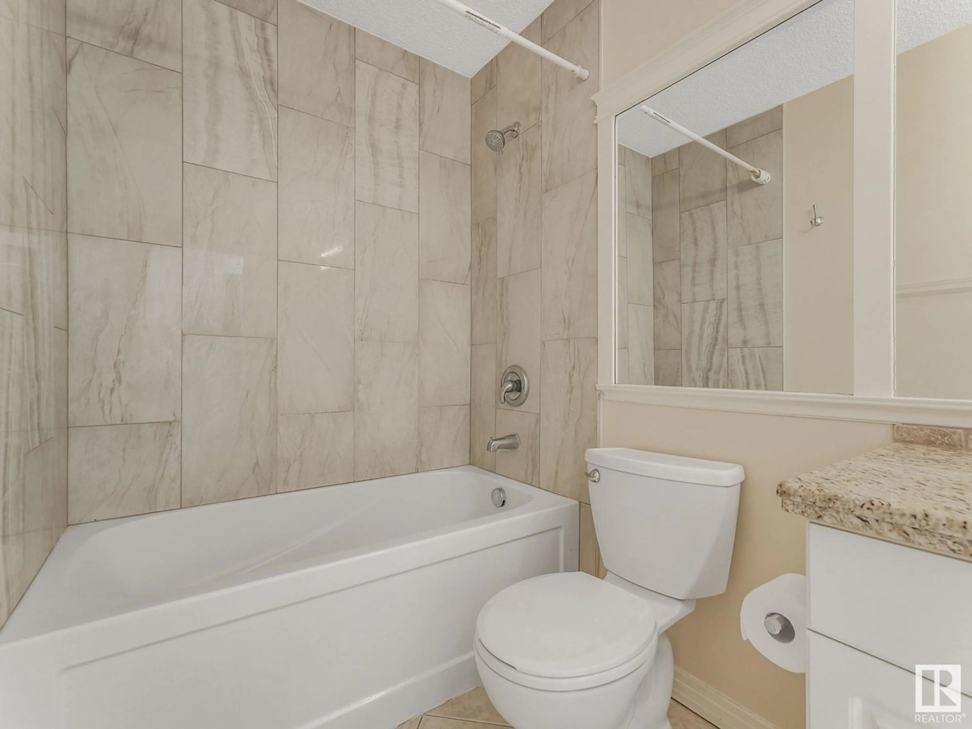Standard bathroom, ceramic/tile floor for NW - 1107 116 ST, Edmonton Alberta T6J6X5
