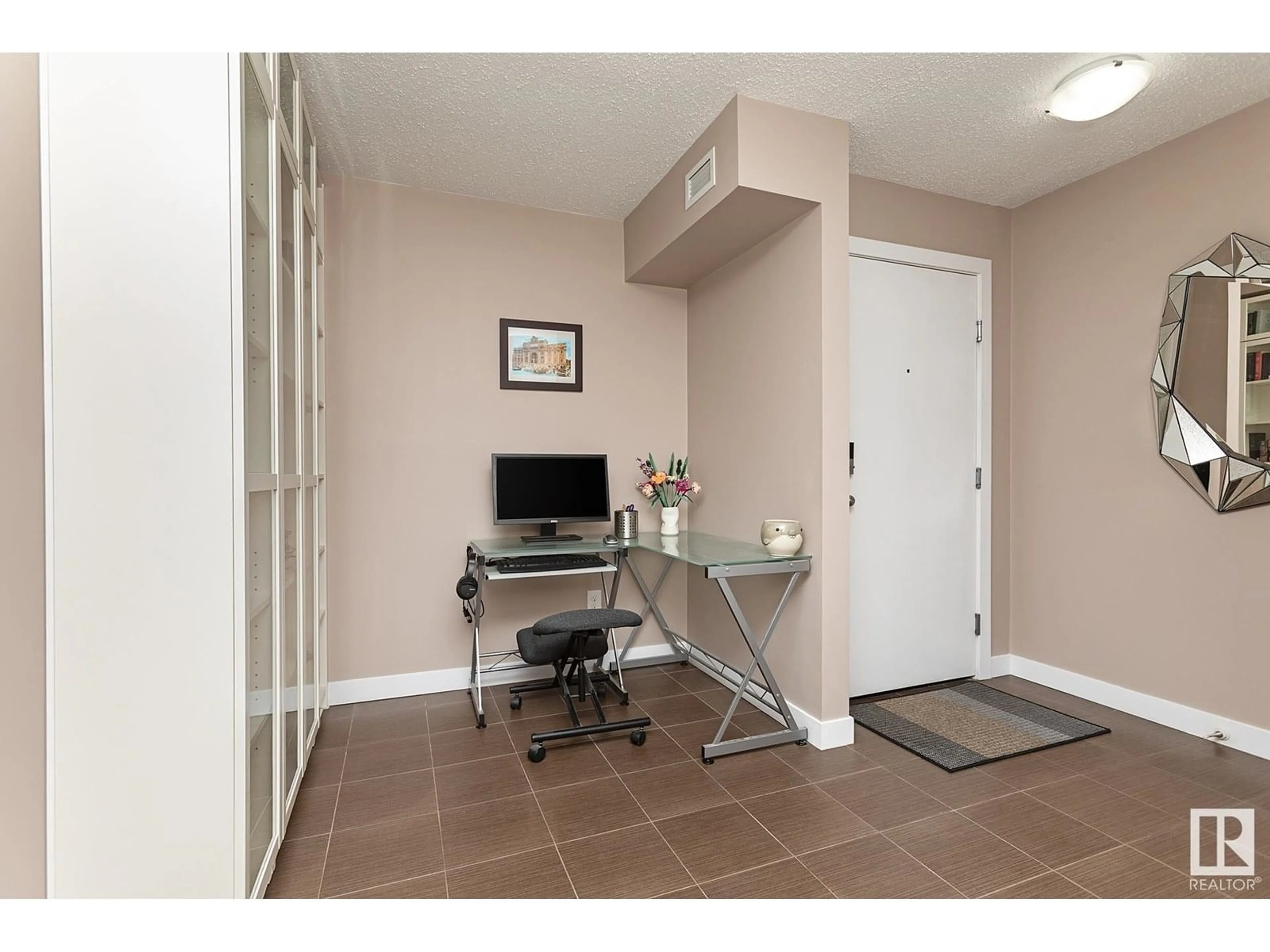 Indoor entryway for 270 - 125 MCCONACHIE DR, Edmonton Alberta T5Y3N4