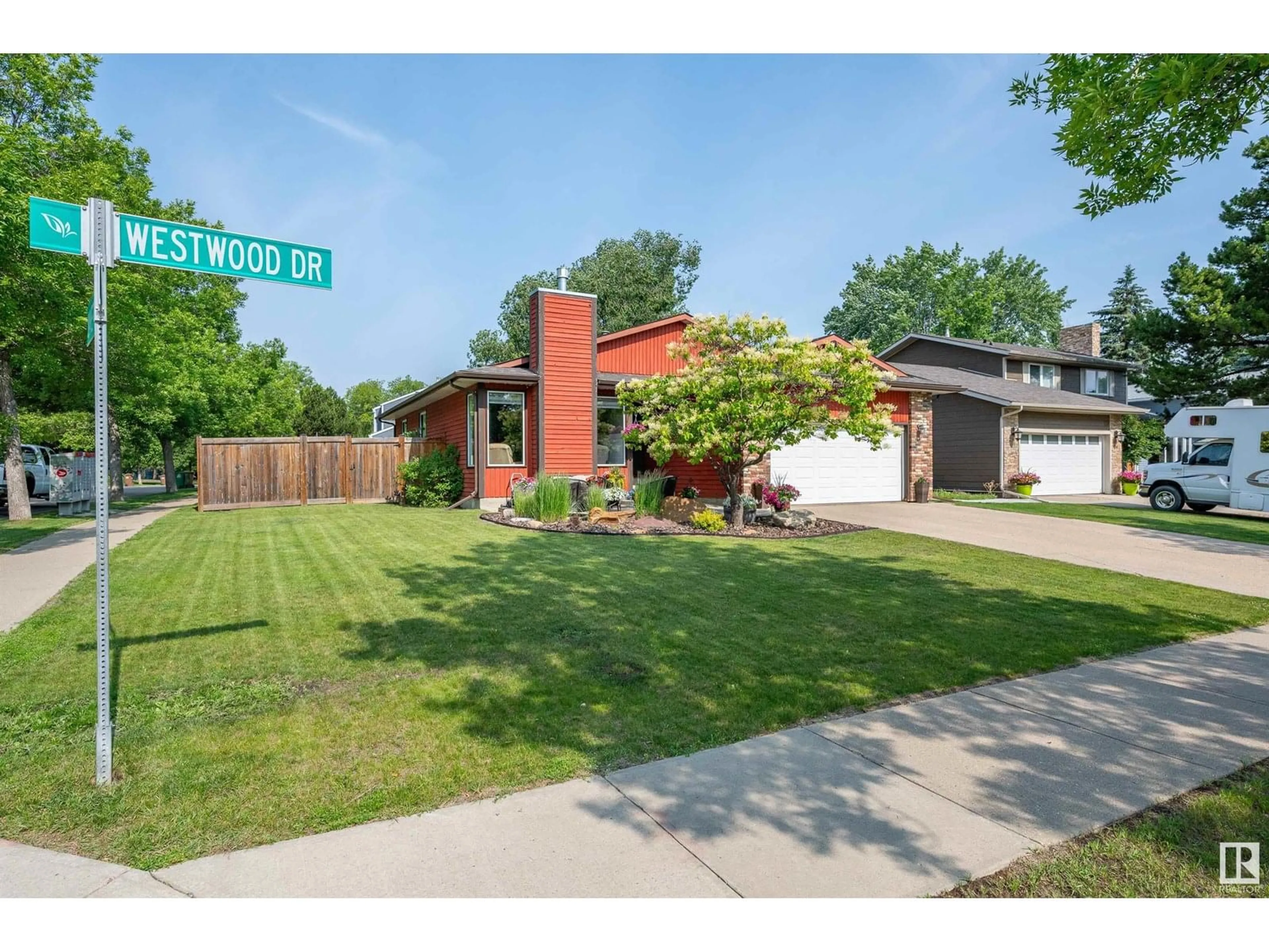Home with brick exterior material, street for 31 WESTWOOD DR, St. Albert Alberta T8N3E3