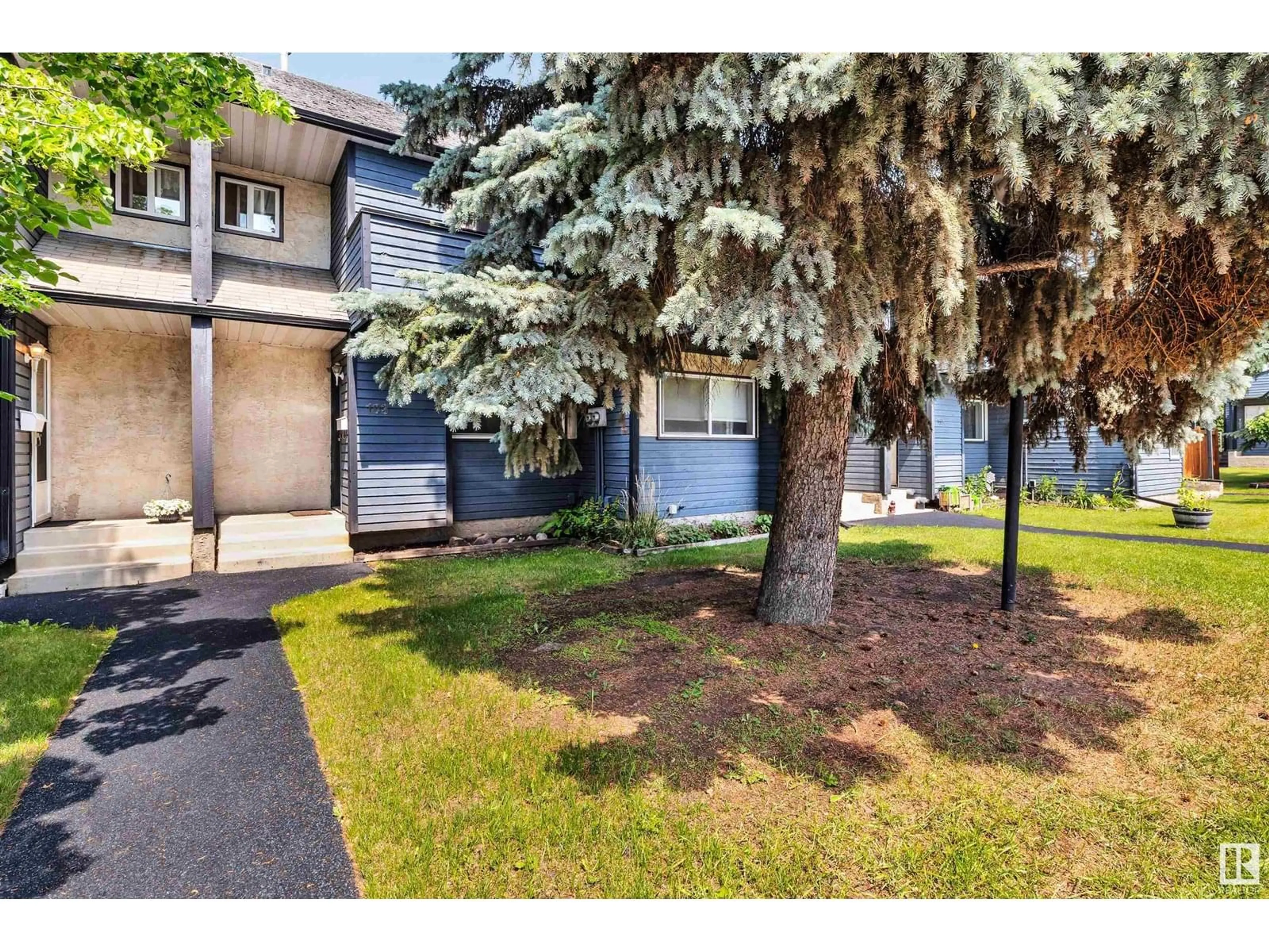 A pic from outside/outdoor area/front of a property/back of a property/a pic from drone, street for 81 - 103 GRANDIN RD, St. Albert Alberta T8N5G7
