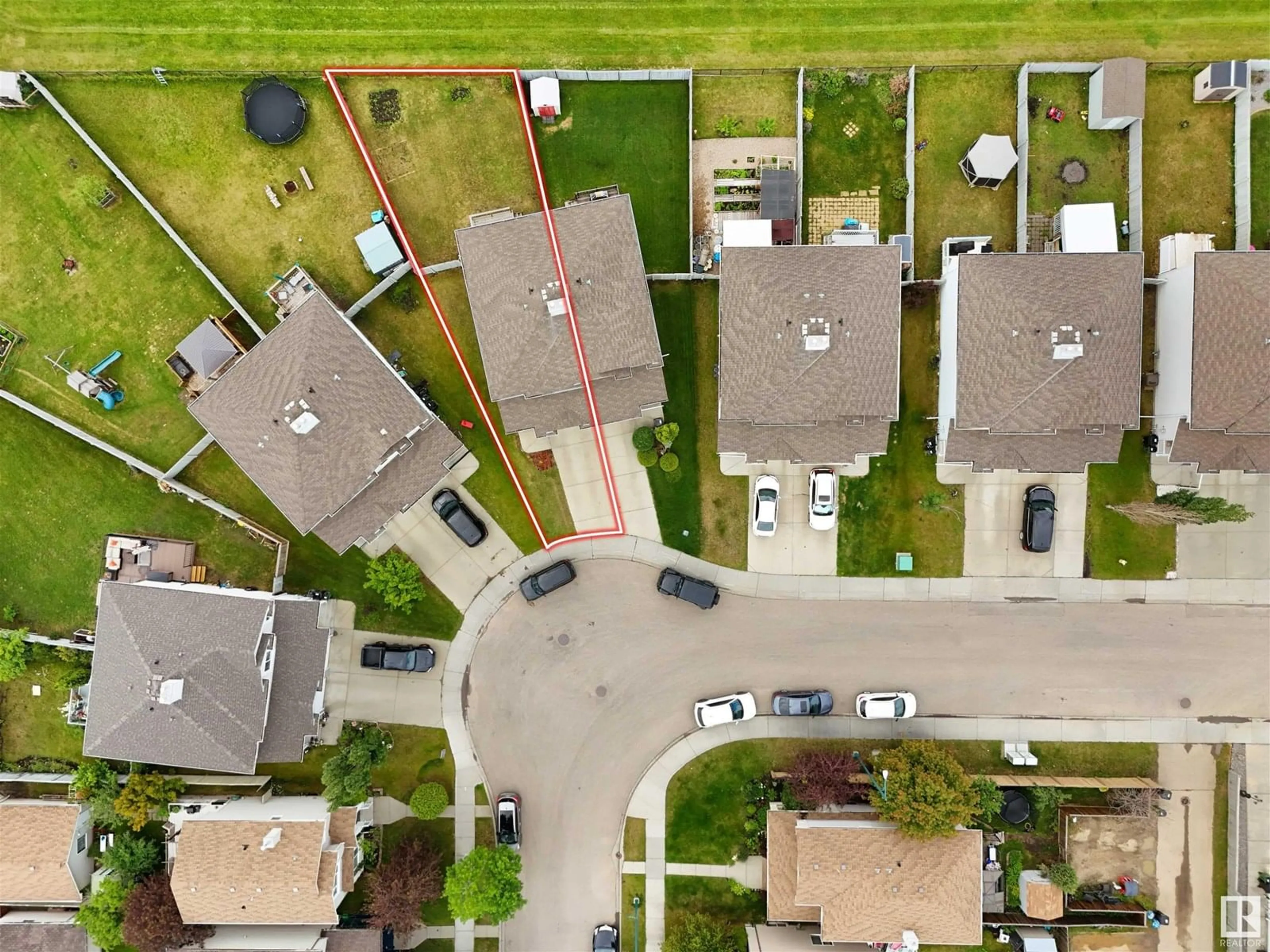 A pic from outside/outdoor area/front of a property/back of a property/a pic from drone, street for 5907 164 AV, Edmonton Alberta T5Y0B3