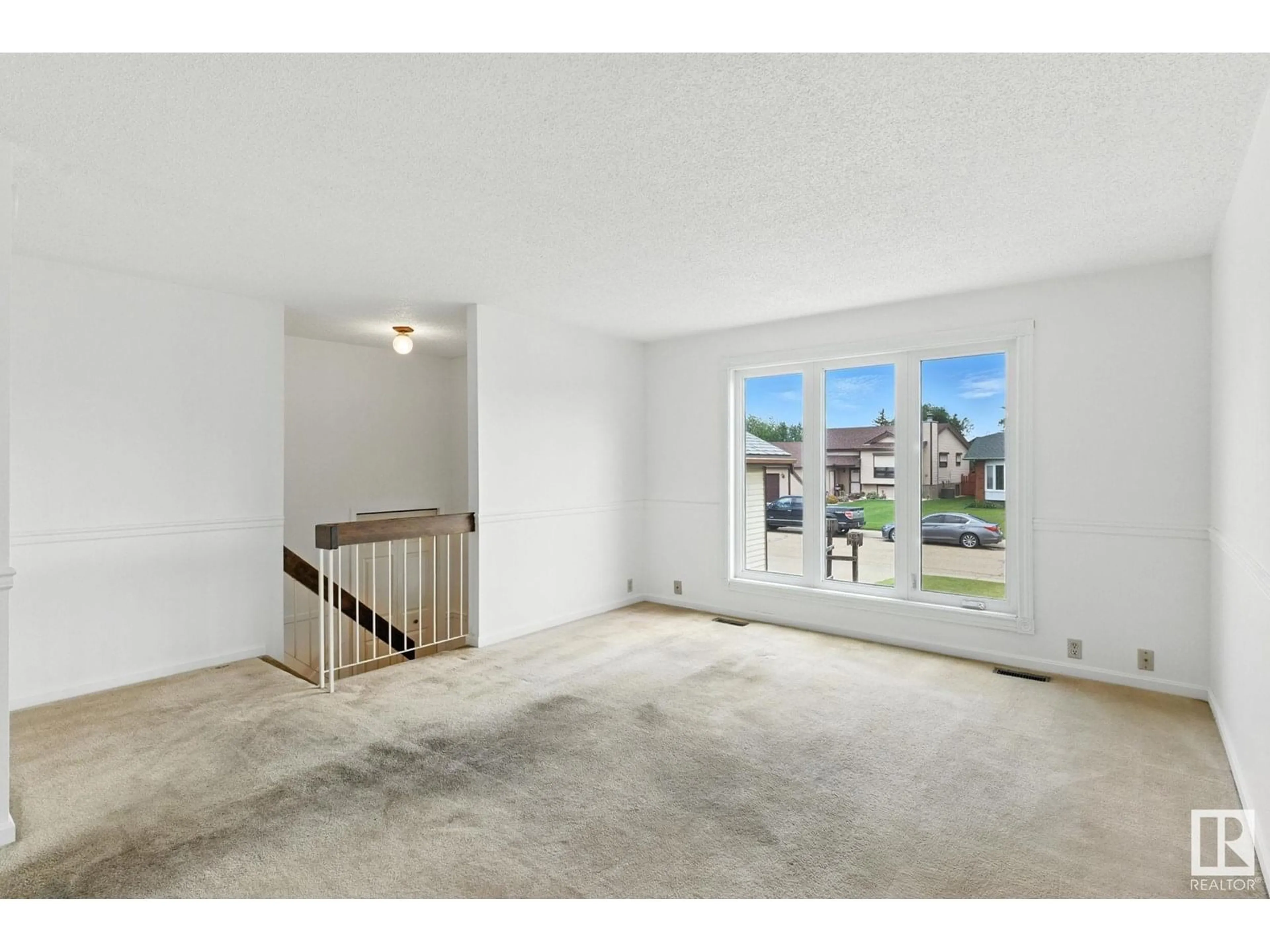 A pic of a room for 20 HOWSON CR, Edmonton Alberta T5A4V2