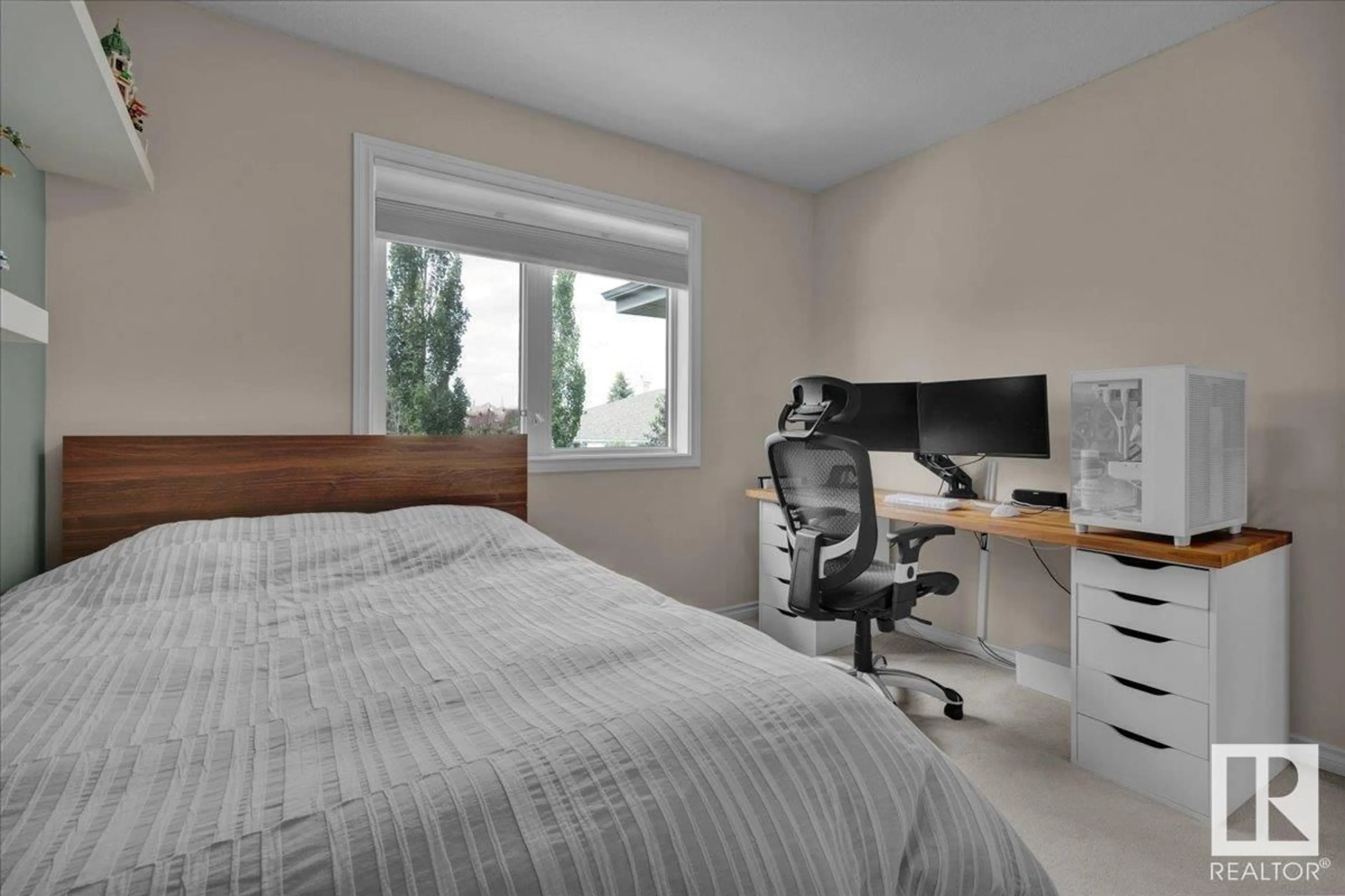 A pic of a room for 3232 TREDGER CL, Edmonton Alberta T6R3T6