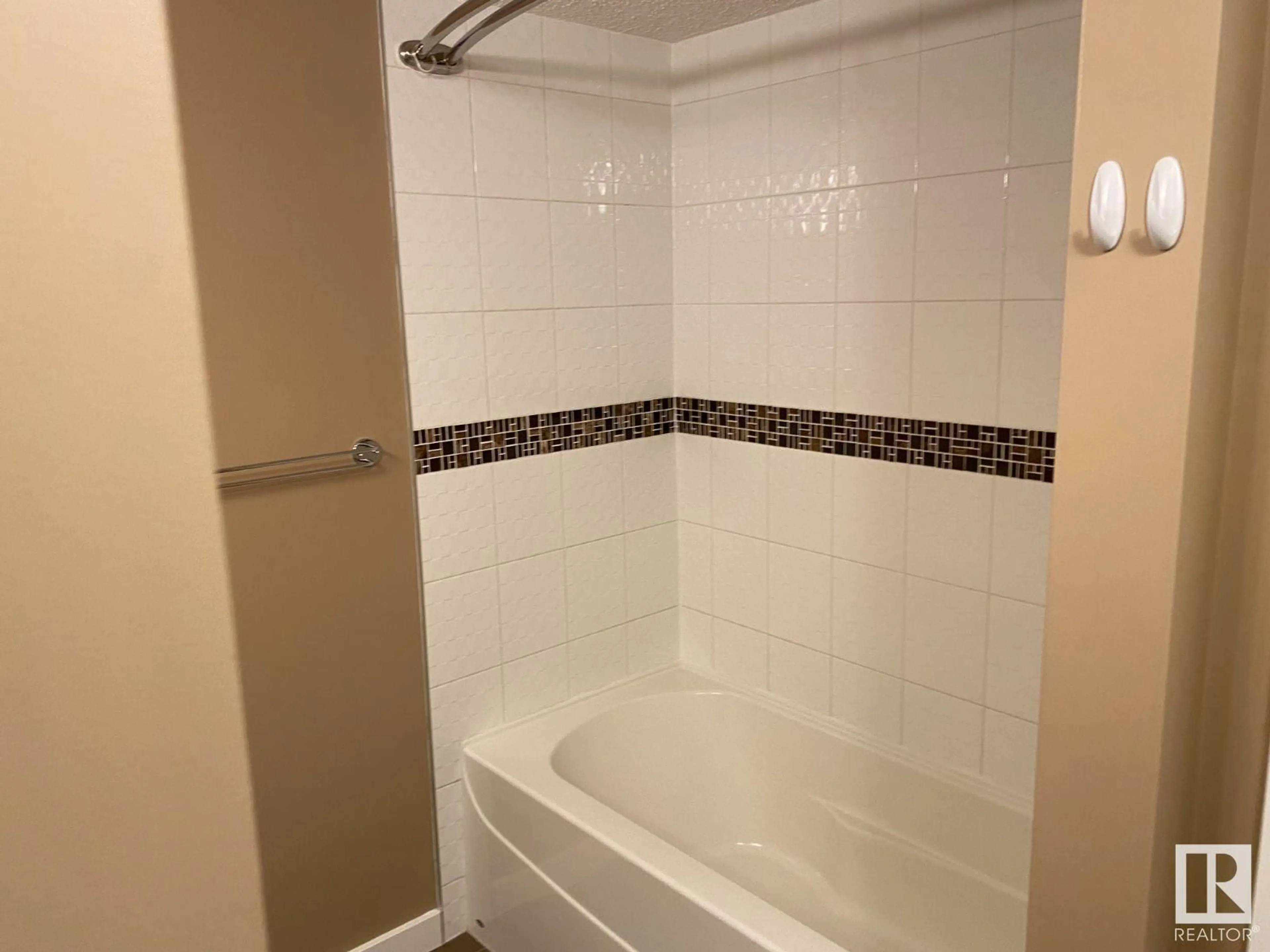 Standard bathroom, ceramic/tile floor for 403 - 5804 MULLEN PL, Edmonton Alberta T6R0W3