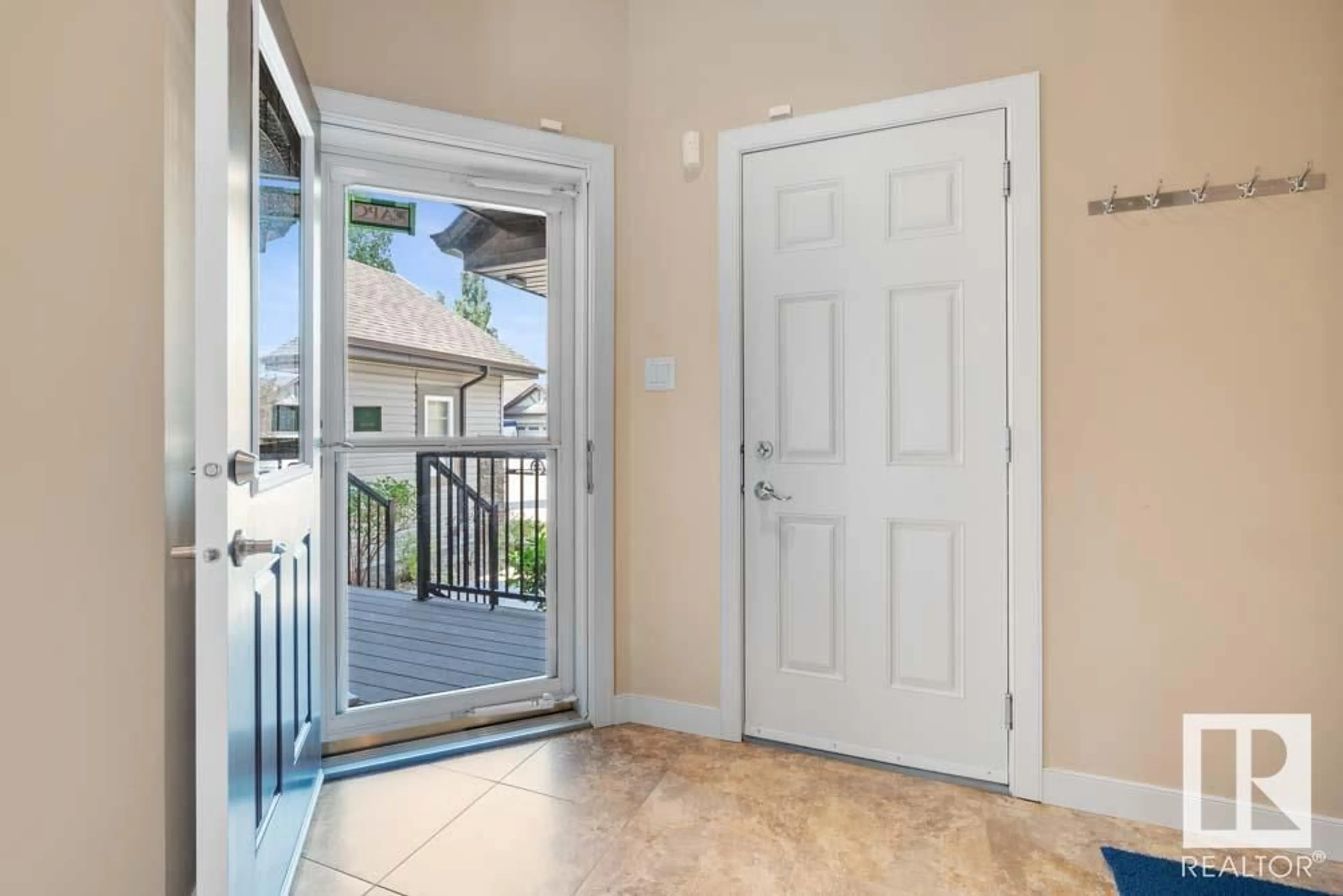 Indoor entryway for SW SW - 631 CANTOR LANDING LD, Edmonton Alberta T6W0V6