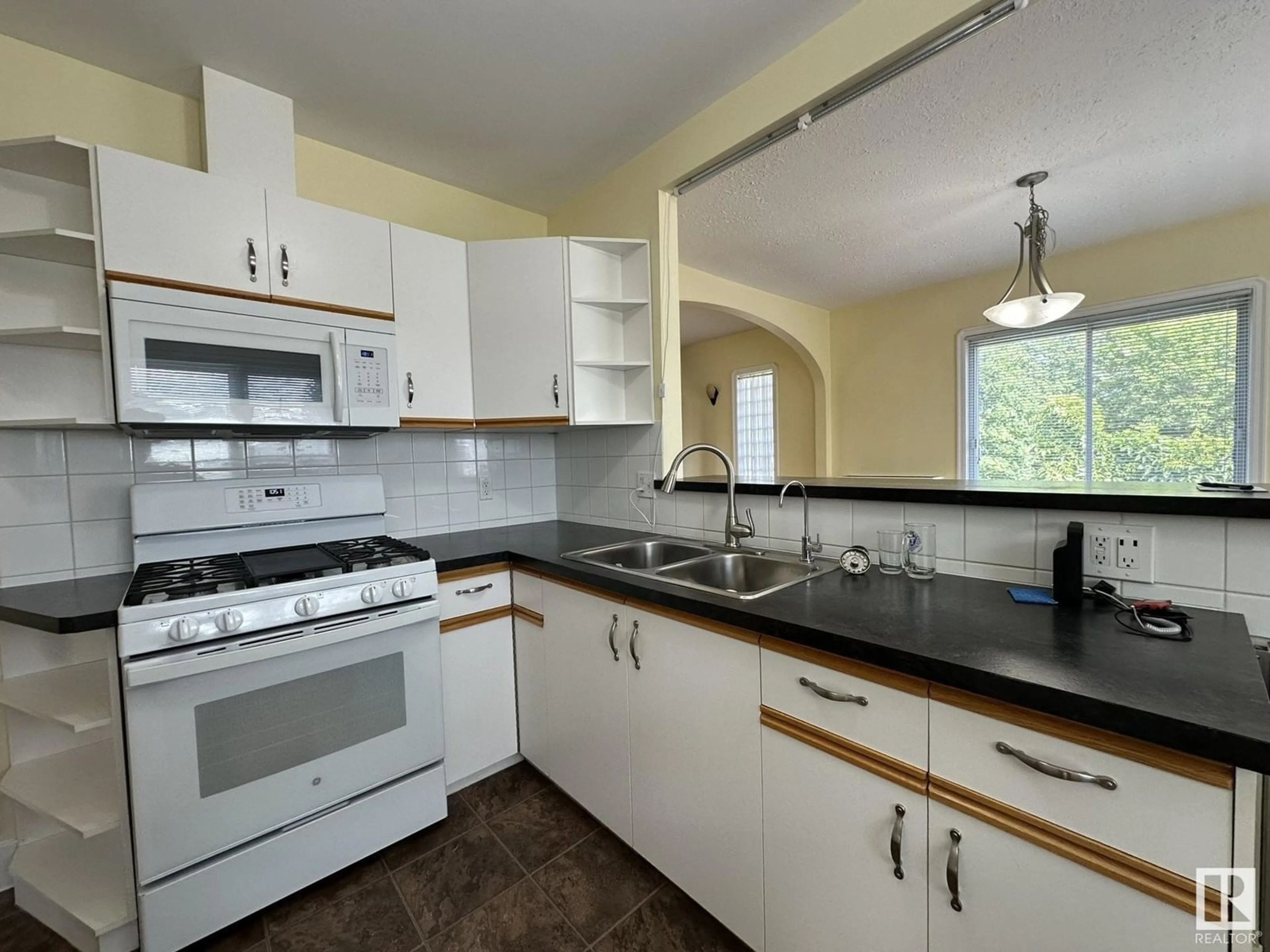 Standard kitchen, unknown for 4609 EAST RAILWAY DR, Smoky Lake Town Alberta T0A3C0