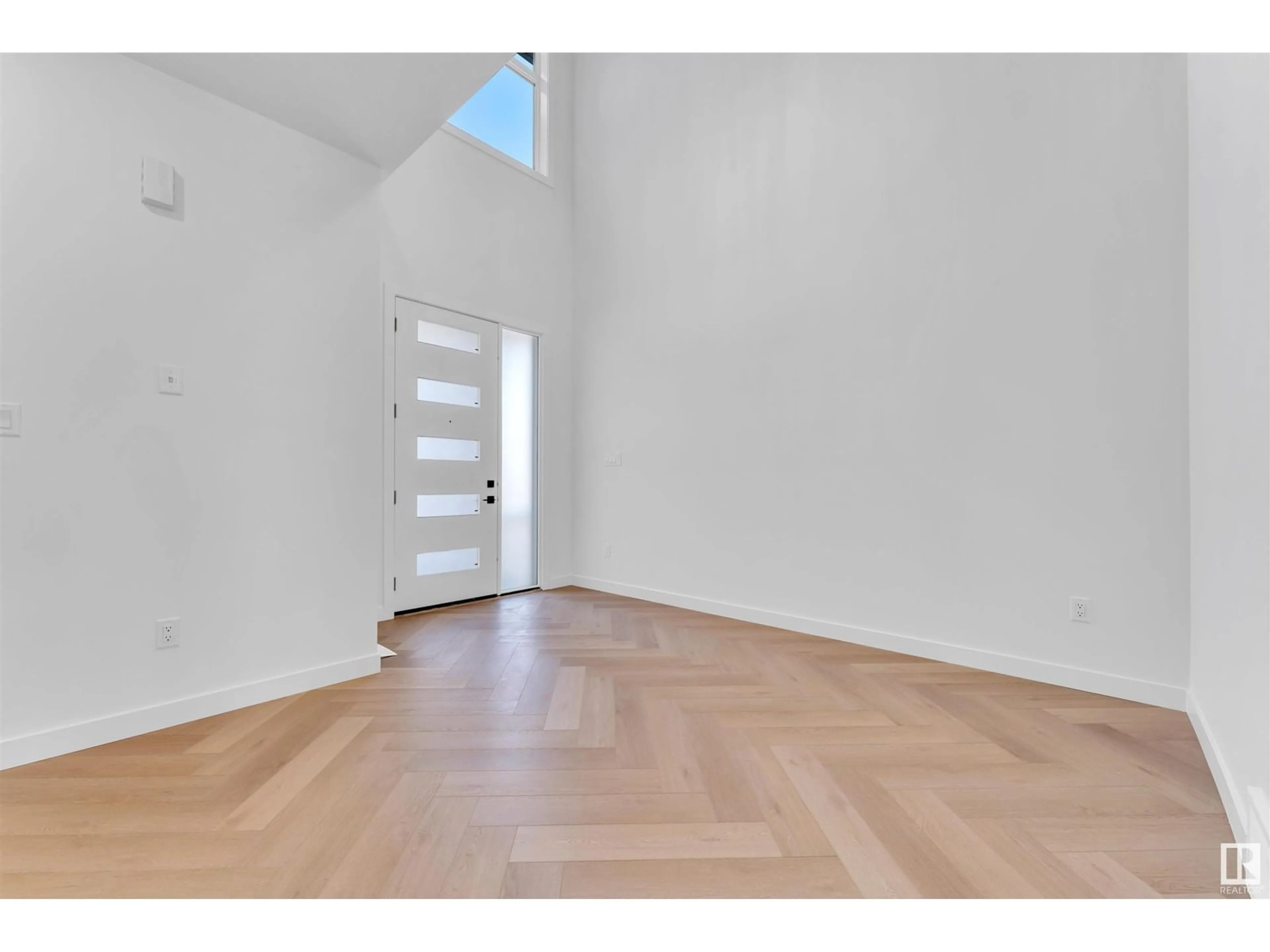 Indoor foyer for 121 LILAC CL, Leduc Alberta T9E1R3