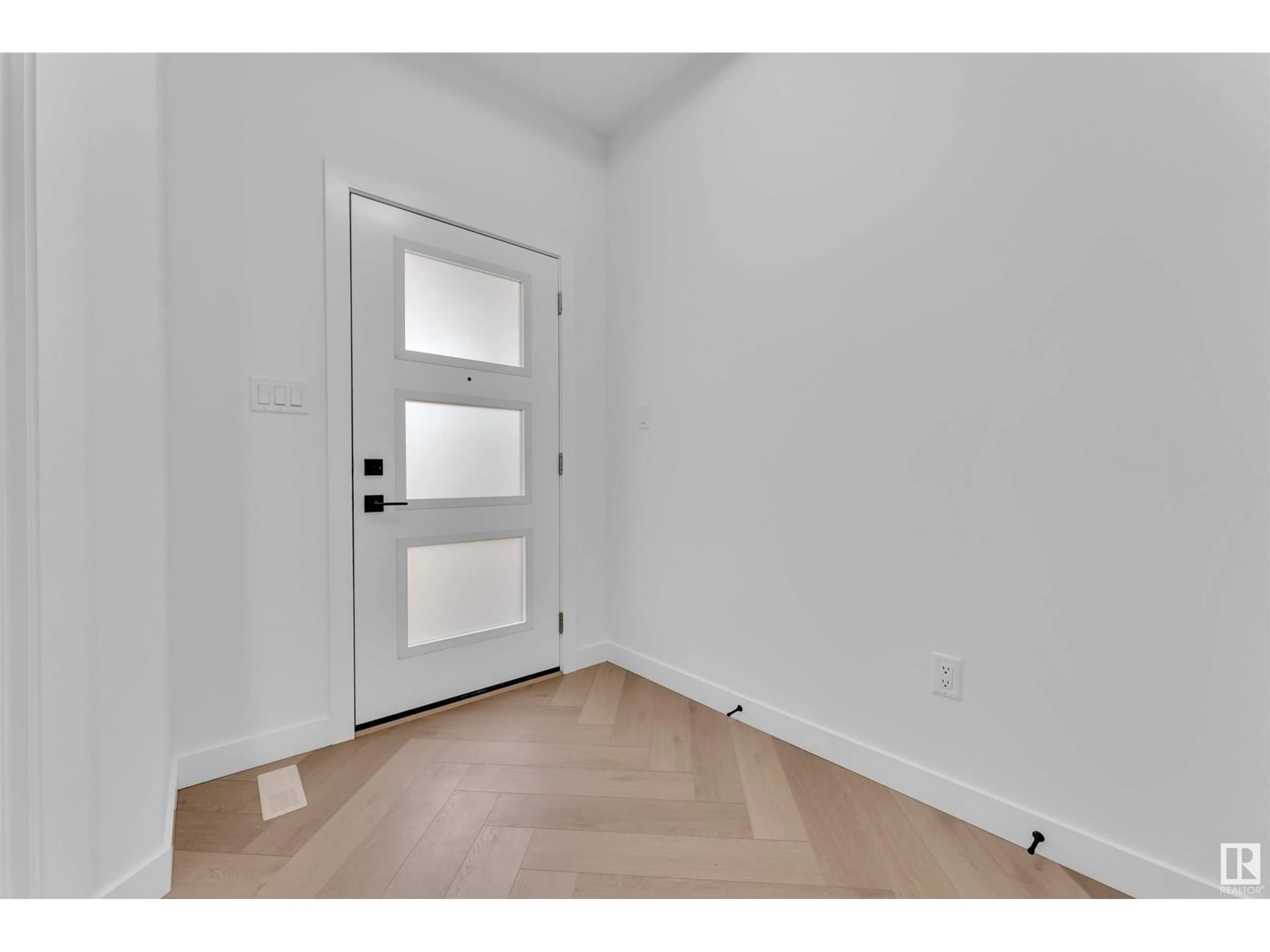 Indoor entryway for 119 LILAC CL, Leduc Alberta T9E1R3