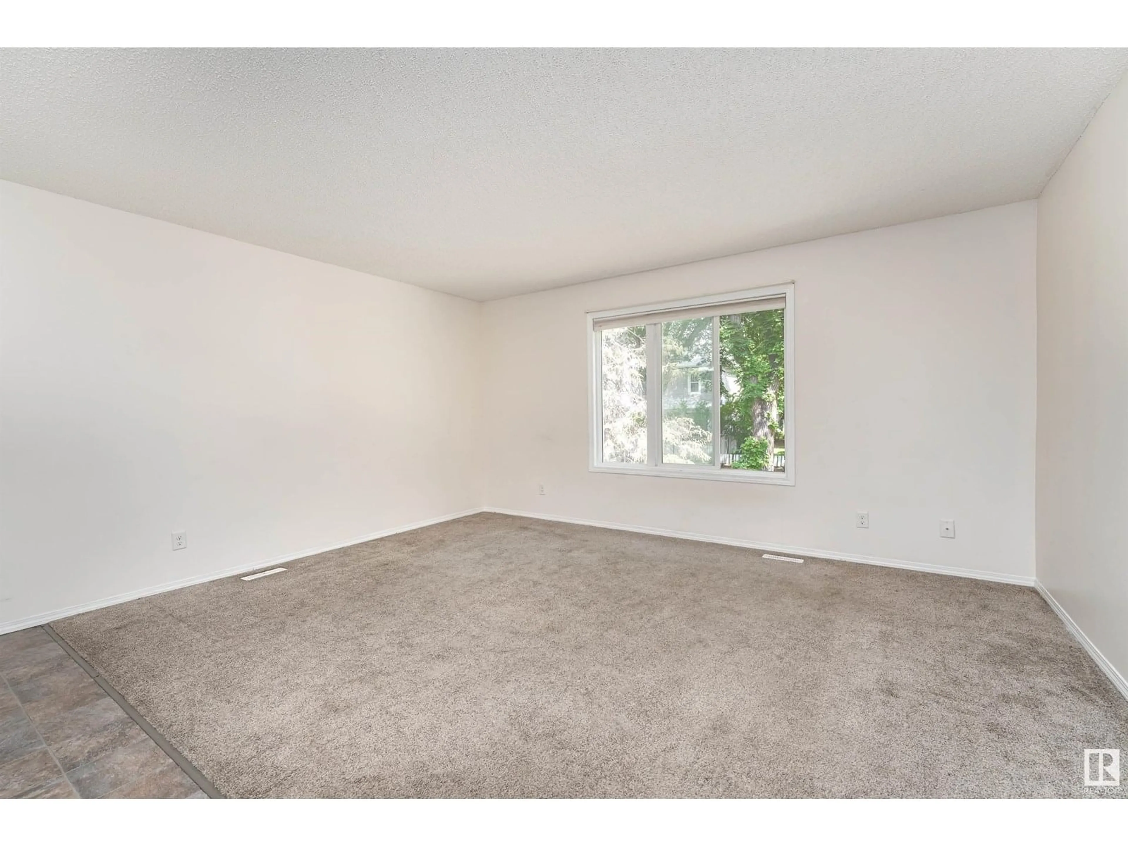 A pic of a room for NW - 11840 96 ST, Edmonton Alberta T5G1V3