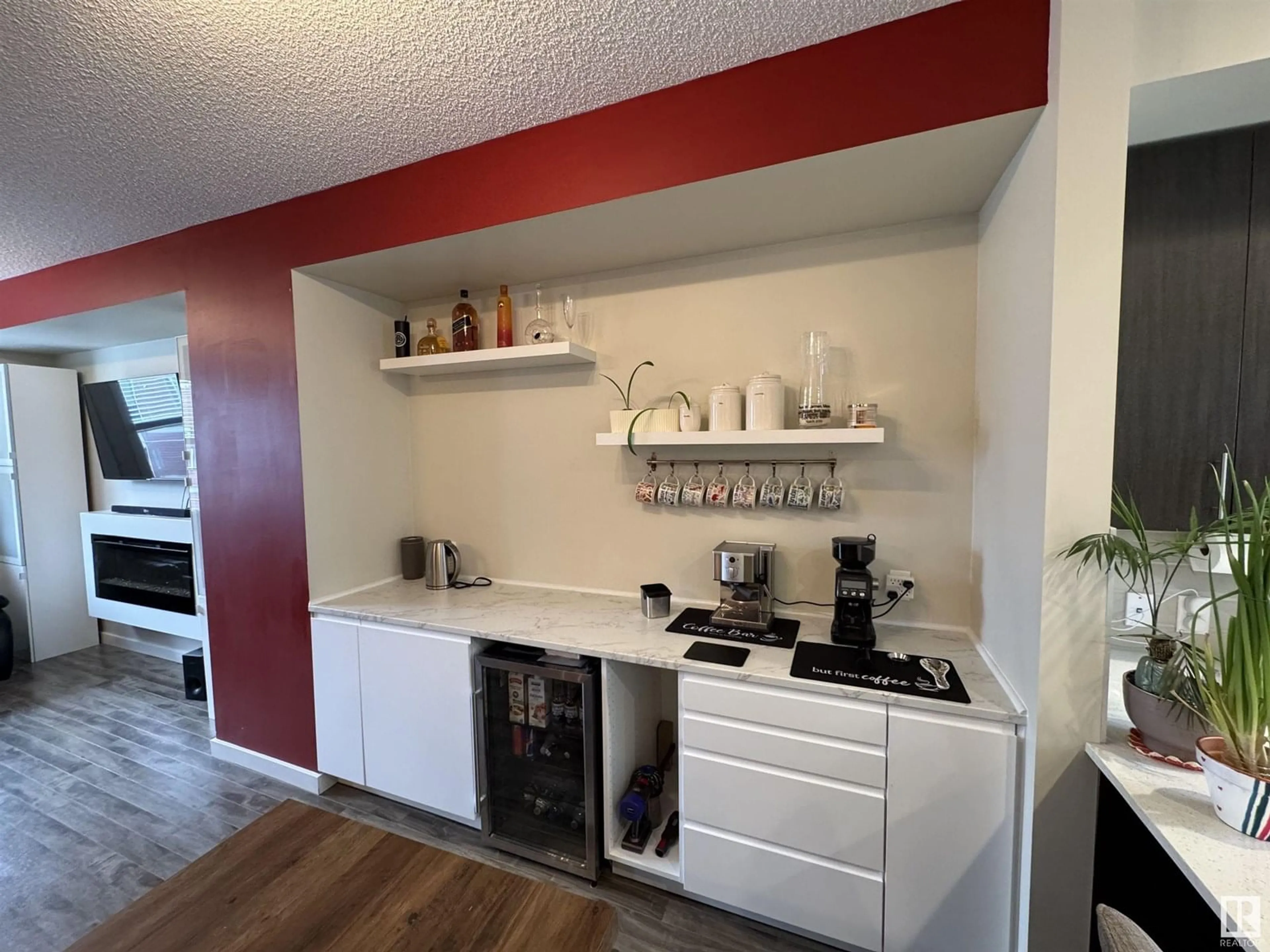 Standard kitchen, unknown for 903 - 94 CRYSTALLINA NERA WY, Edmonton Alberta T5Z0N6