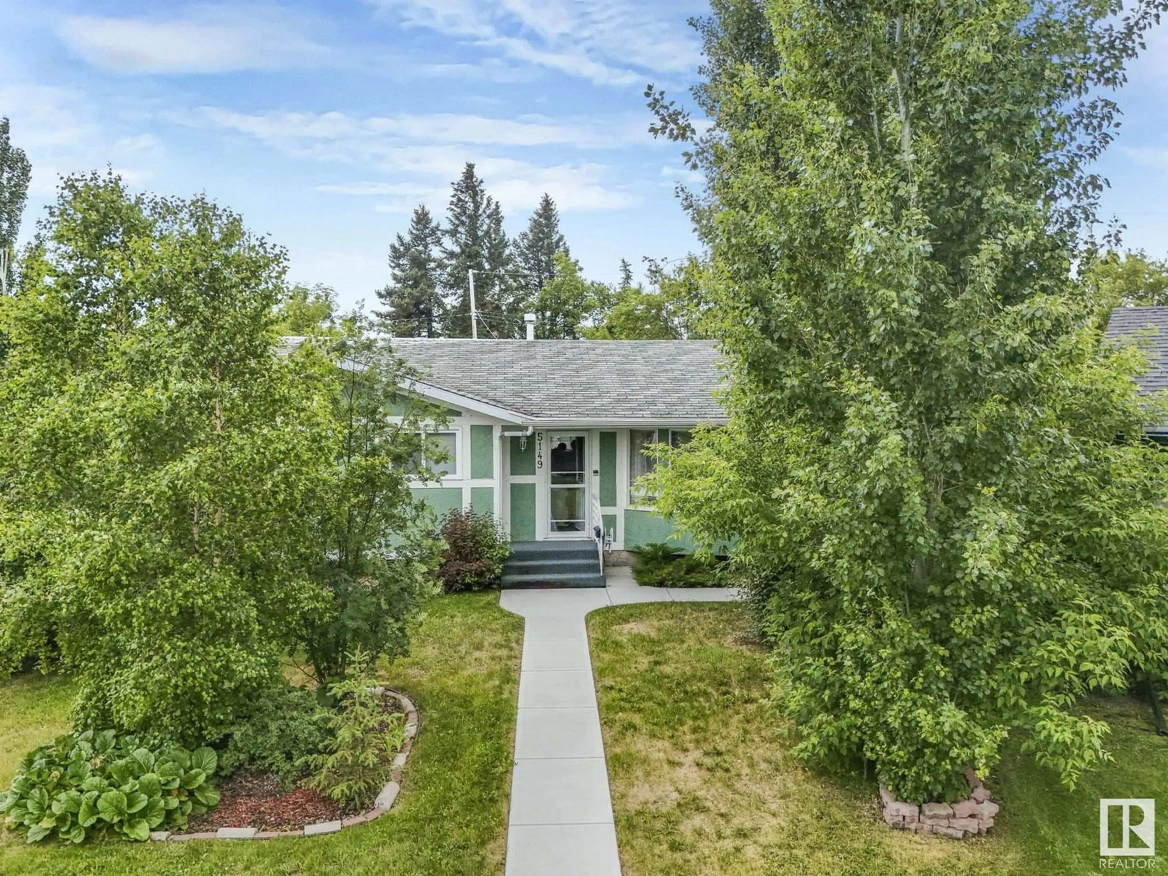 A pic from outside/outdoor area/front of a property/back of a property/a pic from drone, street for 5149 49 AV, Millet Alberta T0C1Z0