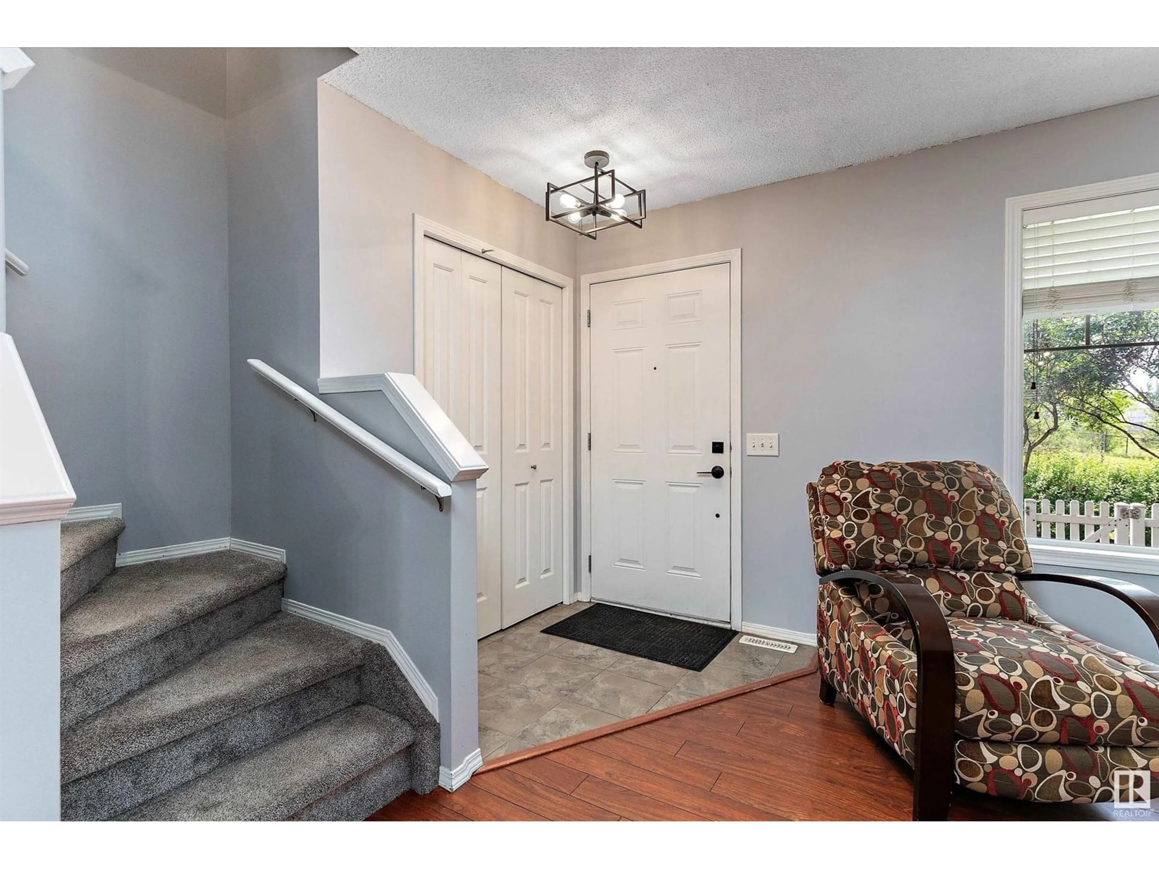 Indoor entryway for 49 3075 TRELLE CR NW, Edmonton Alberta T6R3V5
