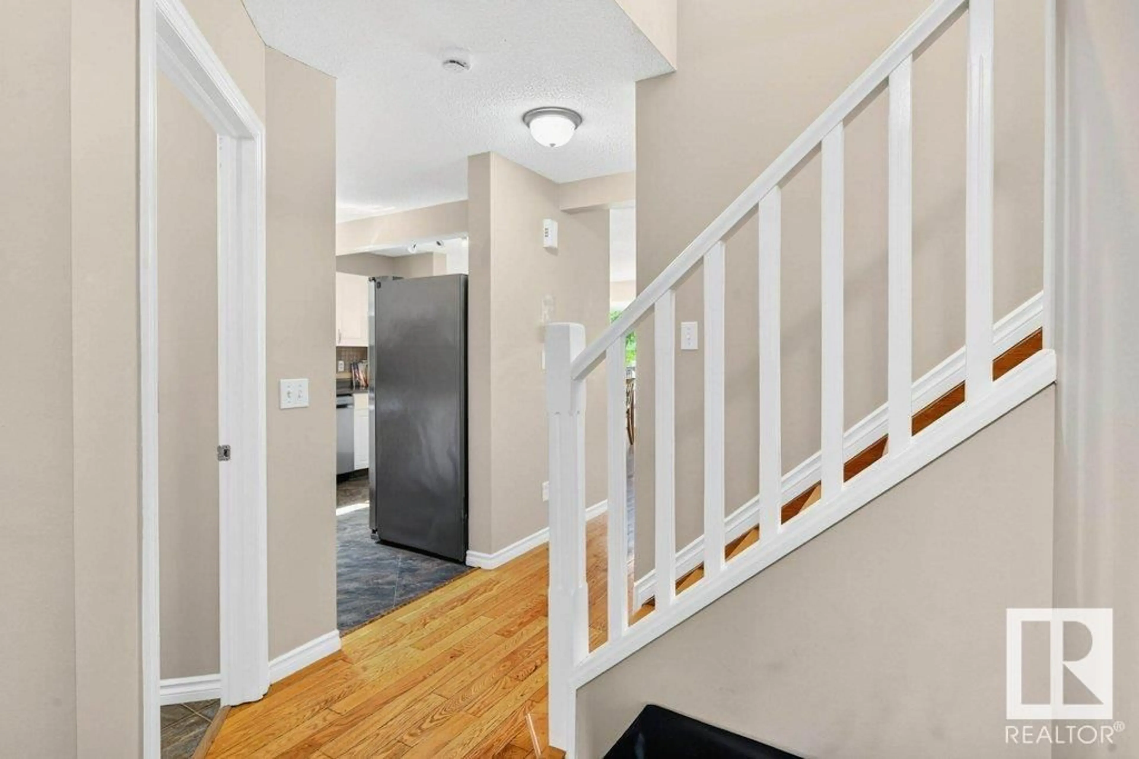Indoor entryway for 126 GREYSTONE CR, Spruce Grove Alberta T7X0A7