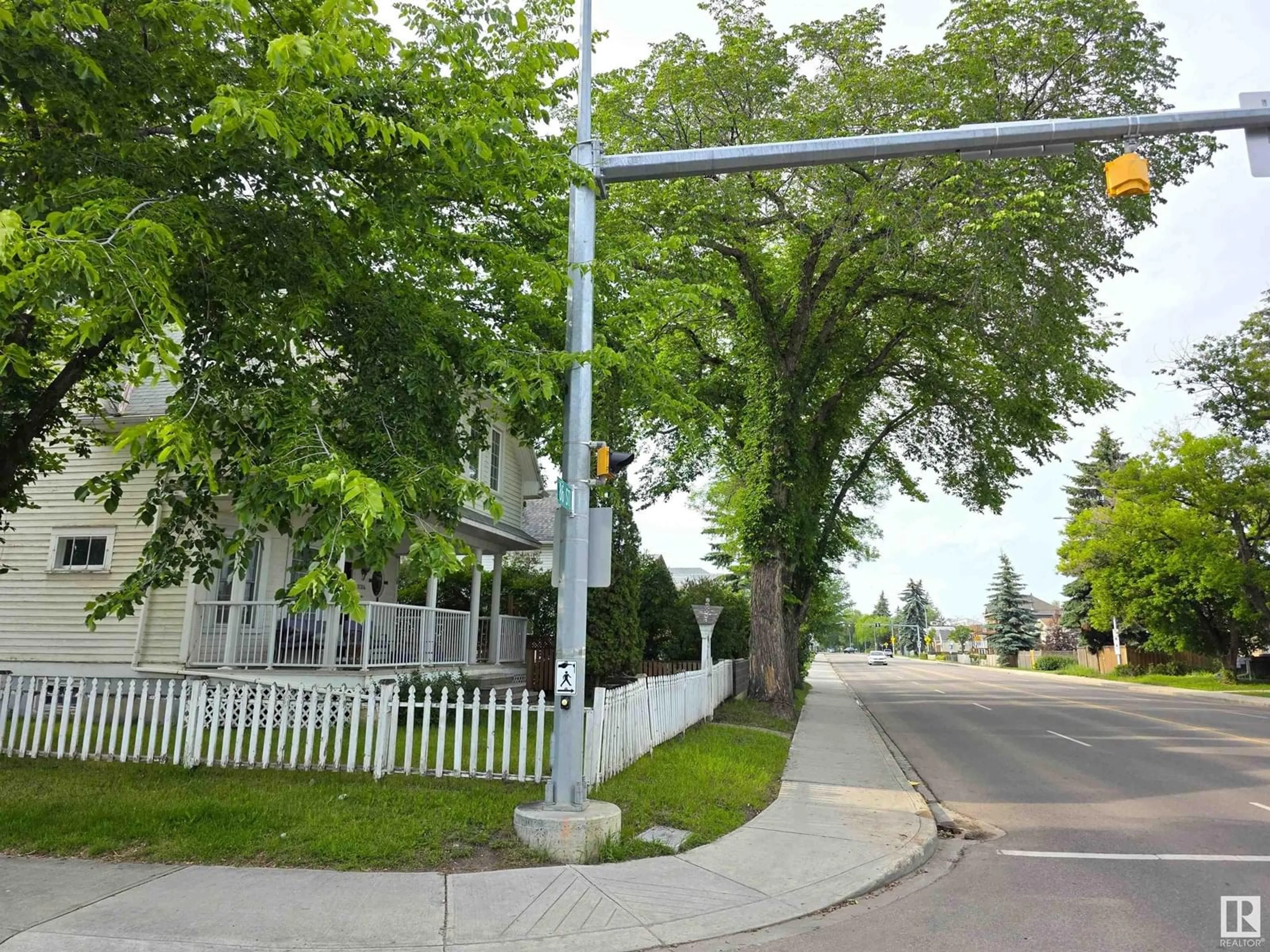 Unknown for 11320 86 ST, Edmonton Alberta T5B3J1