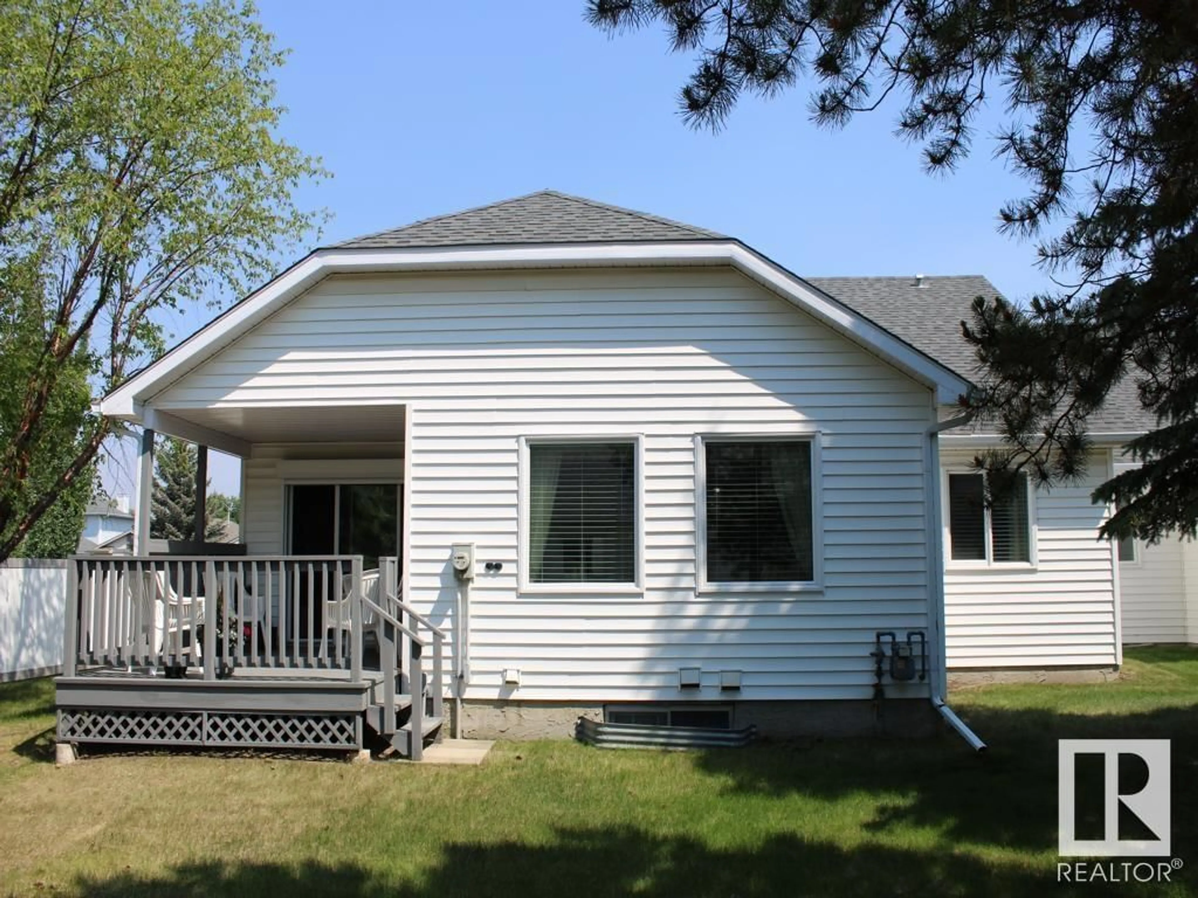 Home with vinyl exterior material, building for 3218 38 AV, Edmonton Alberta T6T1J3