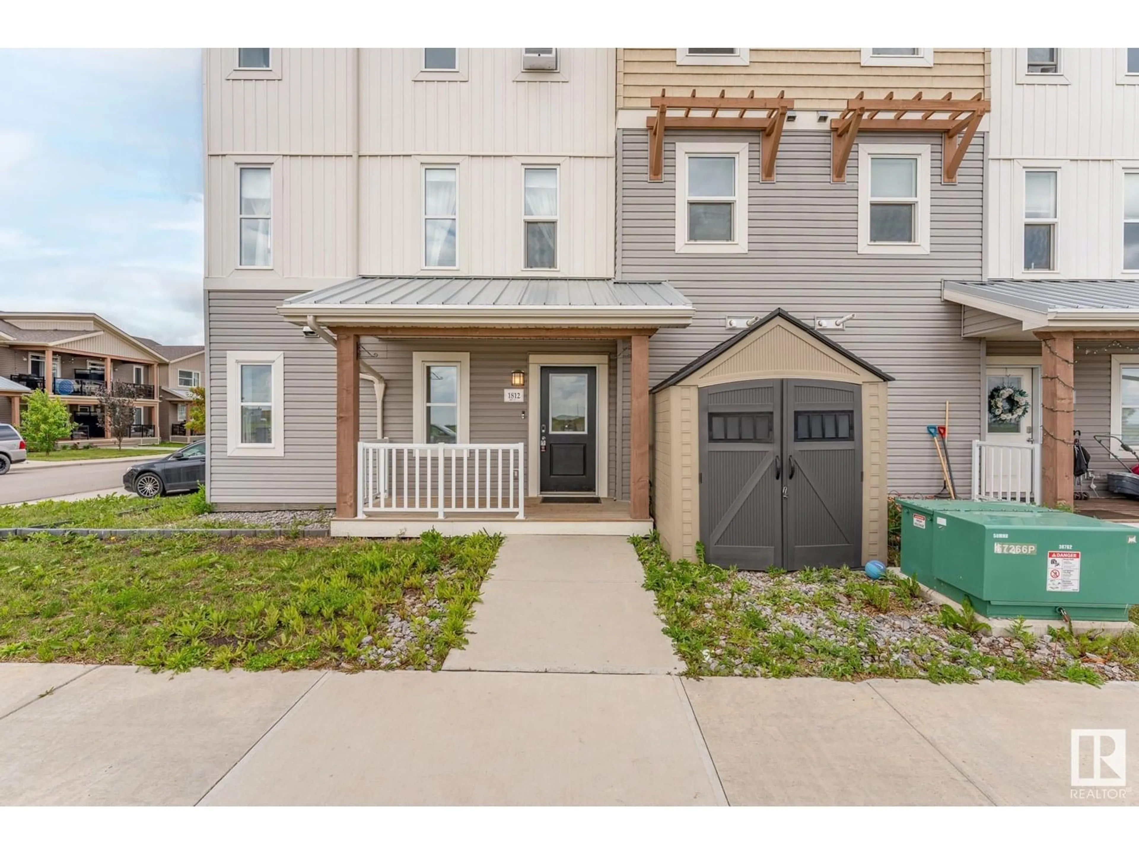 Unknown for 1812 200 ST, Edmonton Alberta T6M0X8