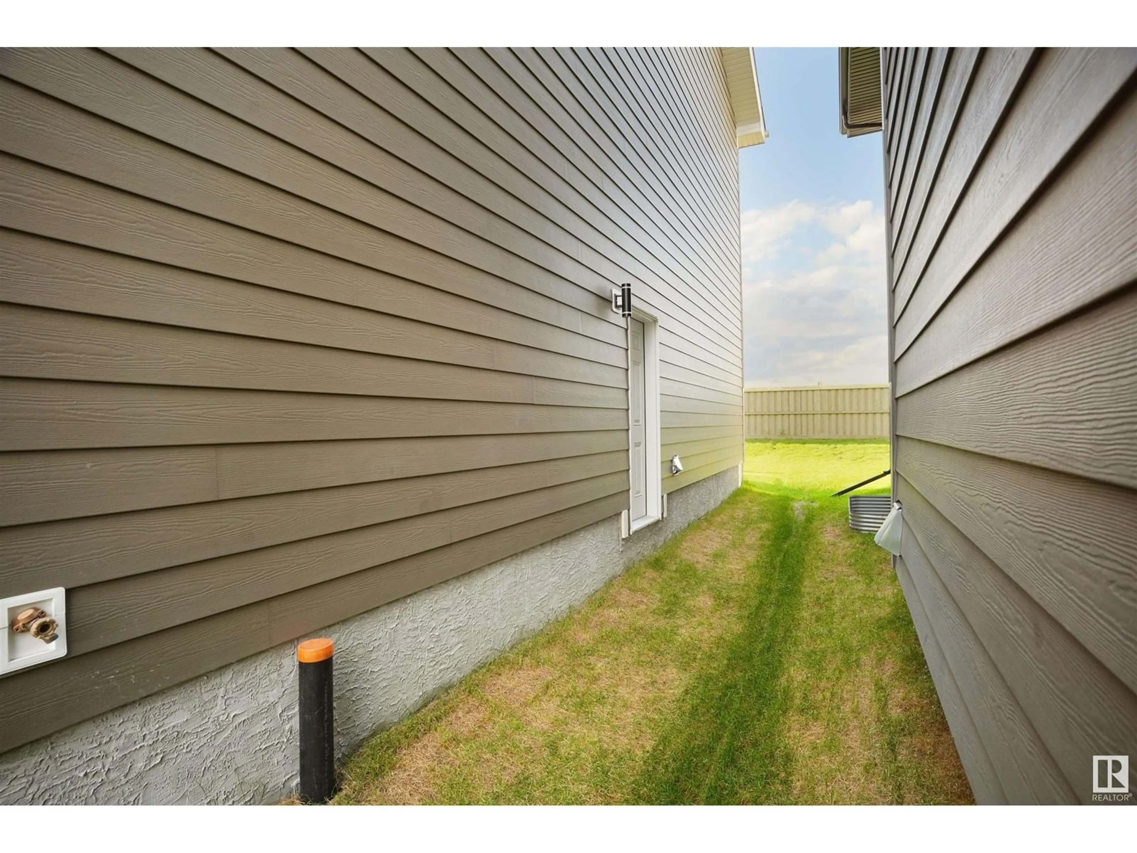 Unknown for SW - 4685 CHEGWIN WD, Edmonton Alberta T6W4A7