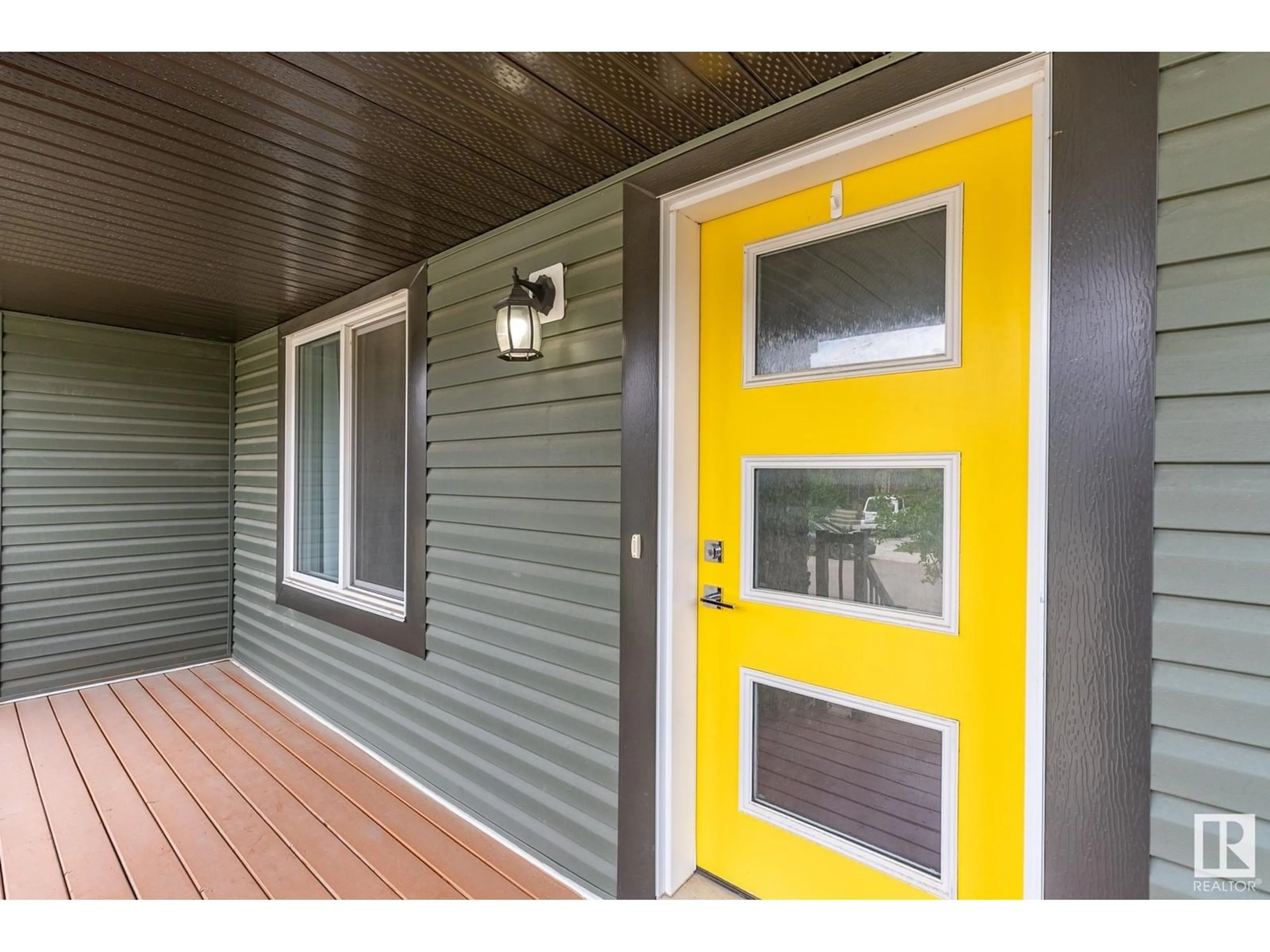 Indoor entryway for 6503 KING WD SW, Edmonton Alberta T6W3Z9