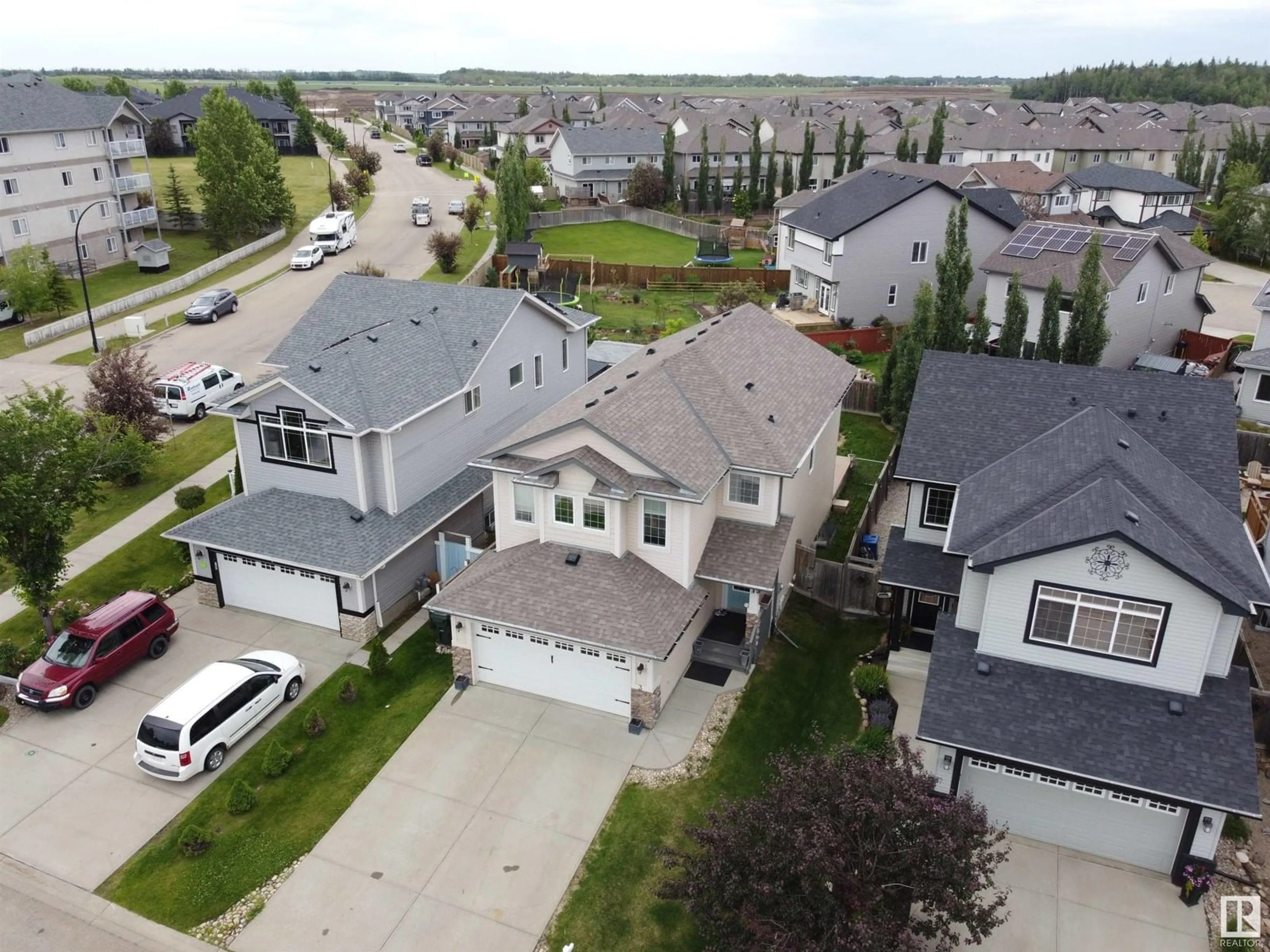 A pic from outside/outdoor area/front of a property/back of a property/a pic from drone, street for 3 SPRING GROVE CR, Spruce Grove Alberta T5Y0P7