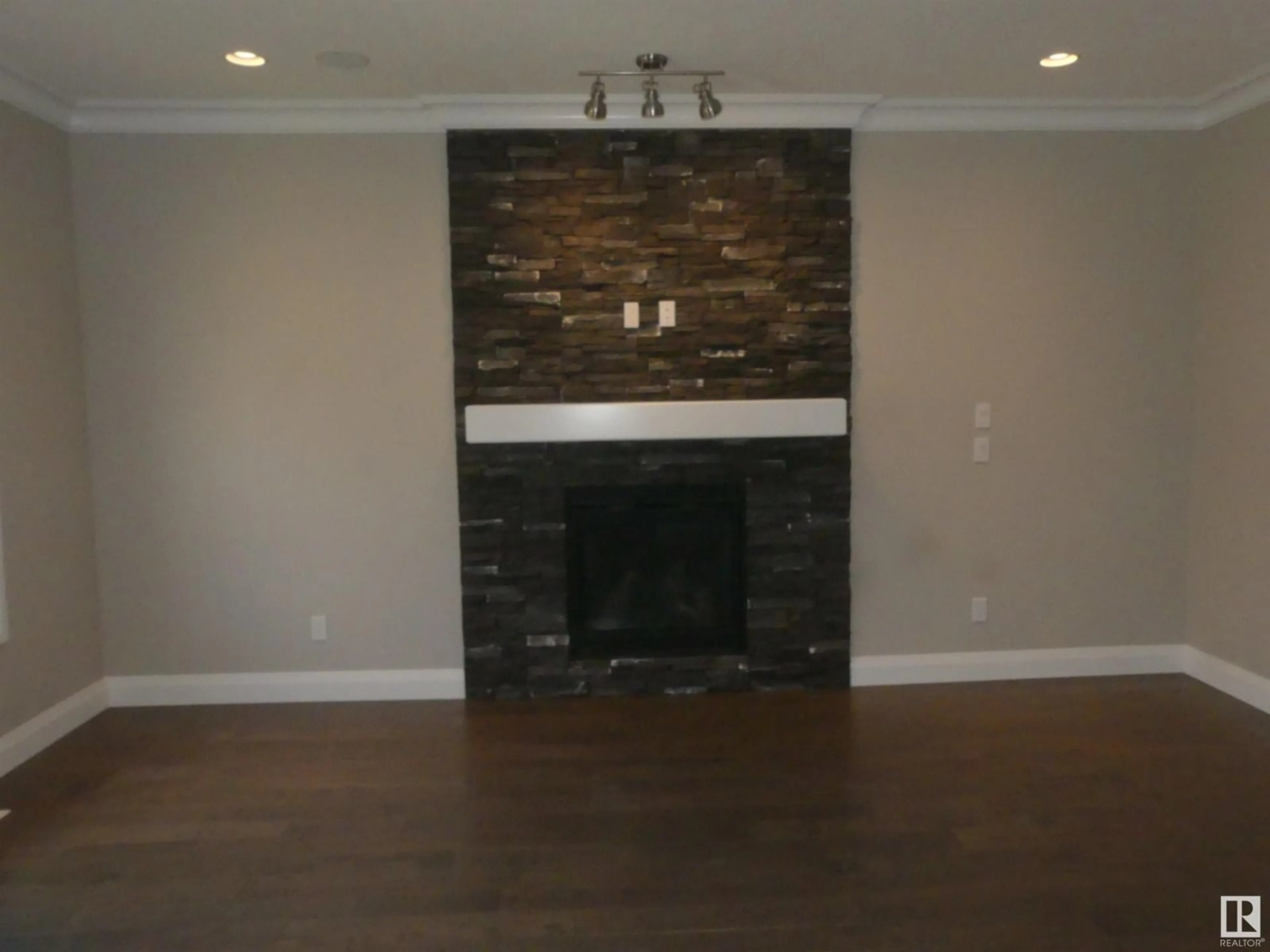 A pic of a room for 628 ORTONA WY, Edmonton Alberta T5E6S9
