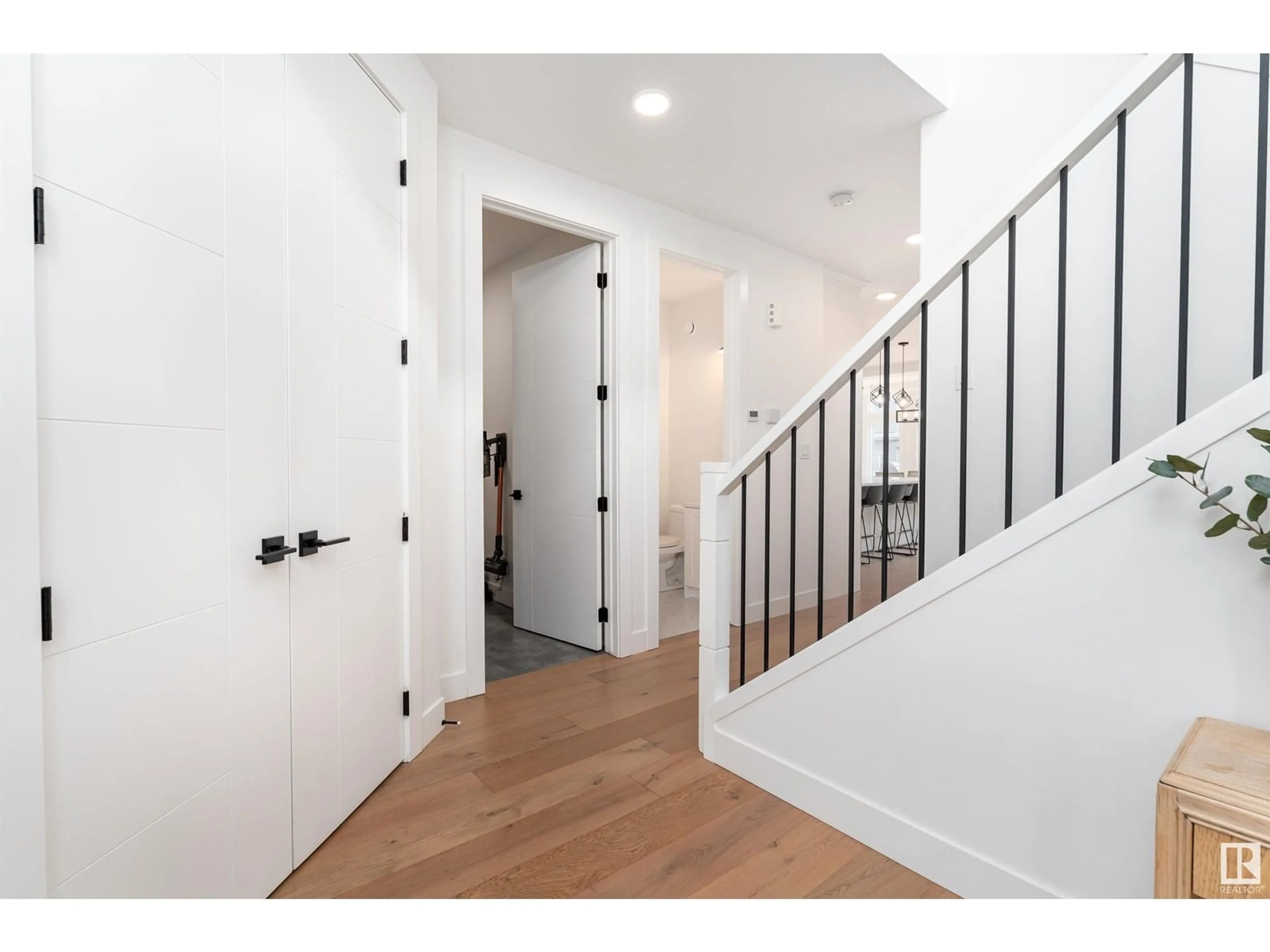 Indoor entryway for 190 CRANBERRY BN, Fort Saskatchewan Alberta T8L0R5