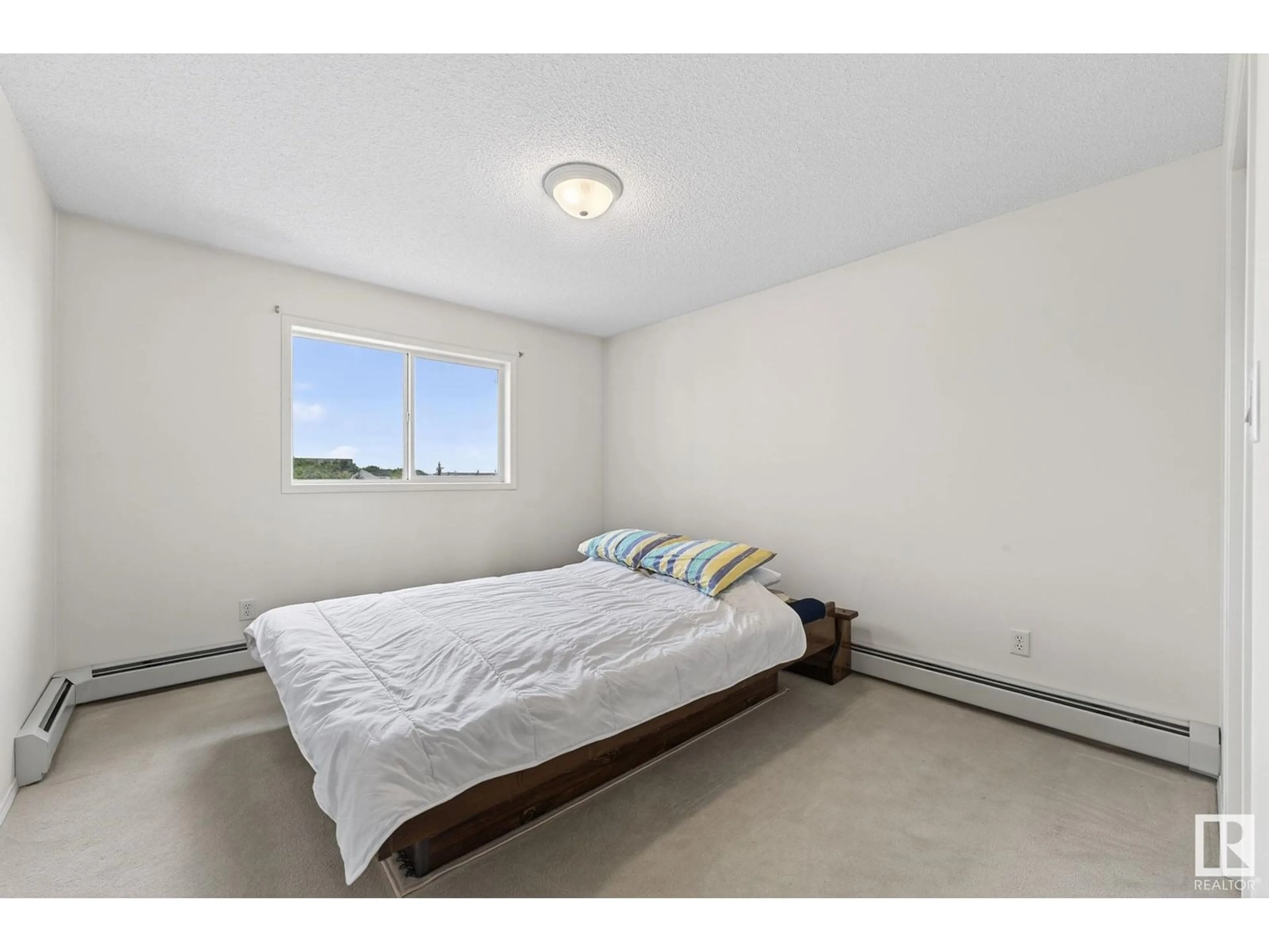A pic of a room for 435 - 17447 98A AV, Edmonton Alberta T5T6M4