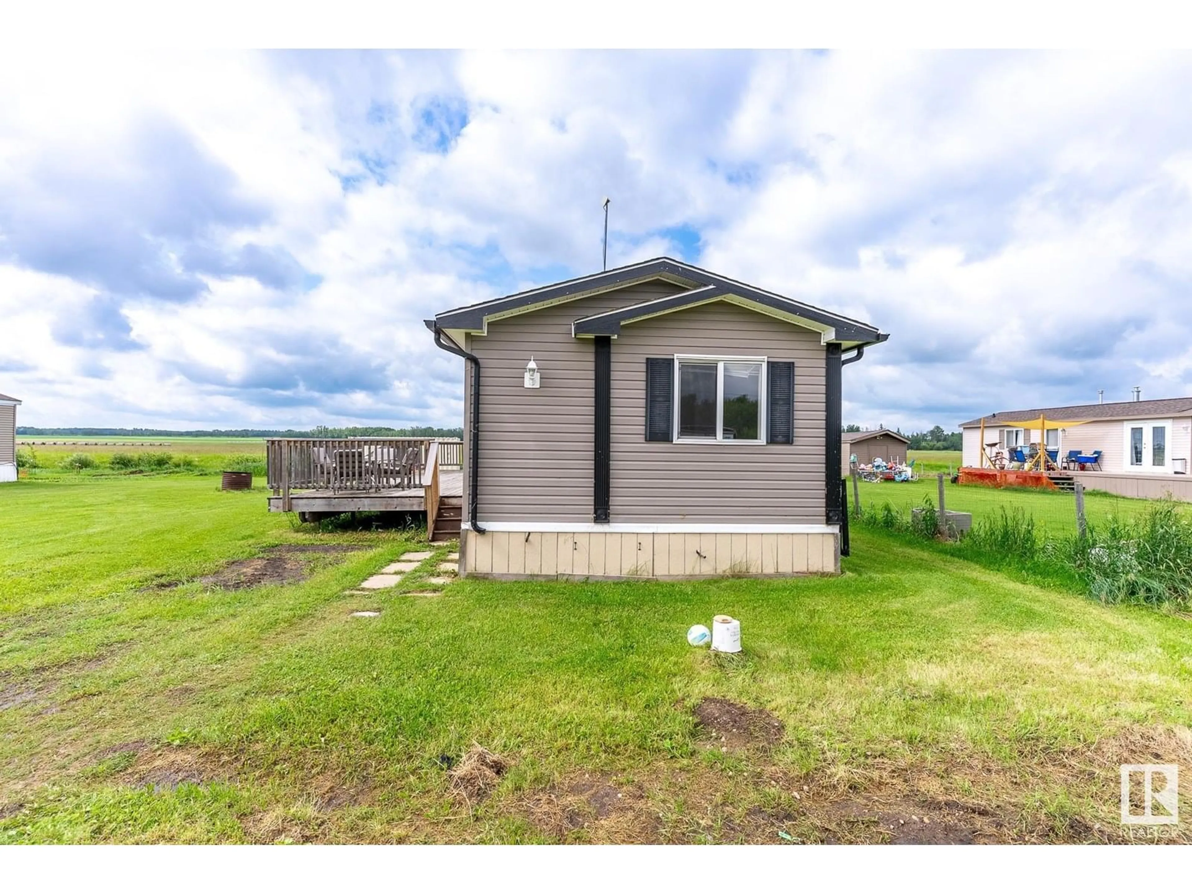Shed for 149 3510 STE. ANNE TR, Rural Lac Ste. Anne County Alberta T0E0A0