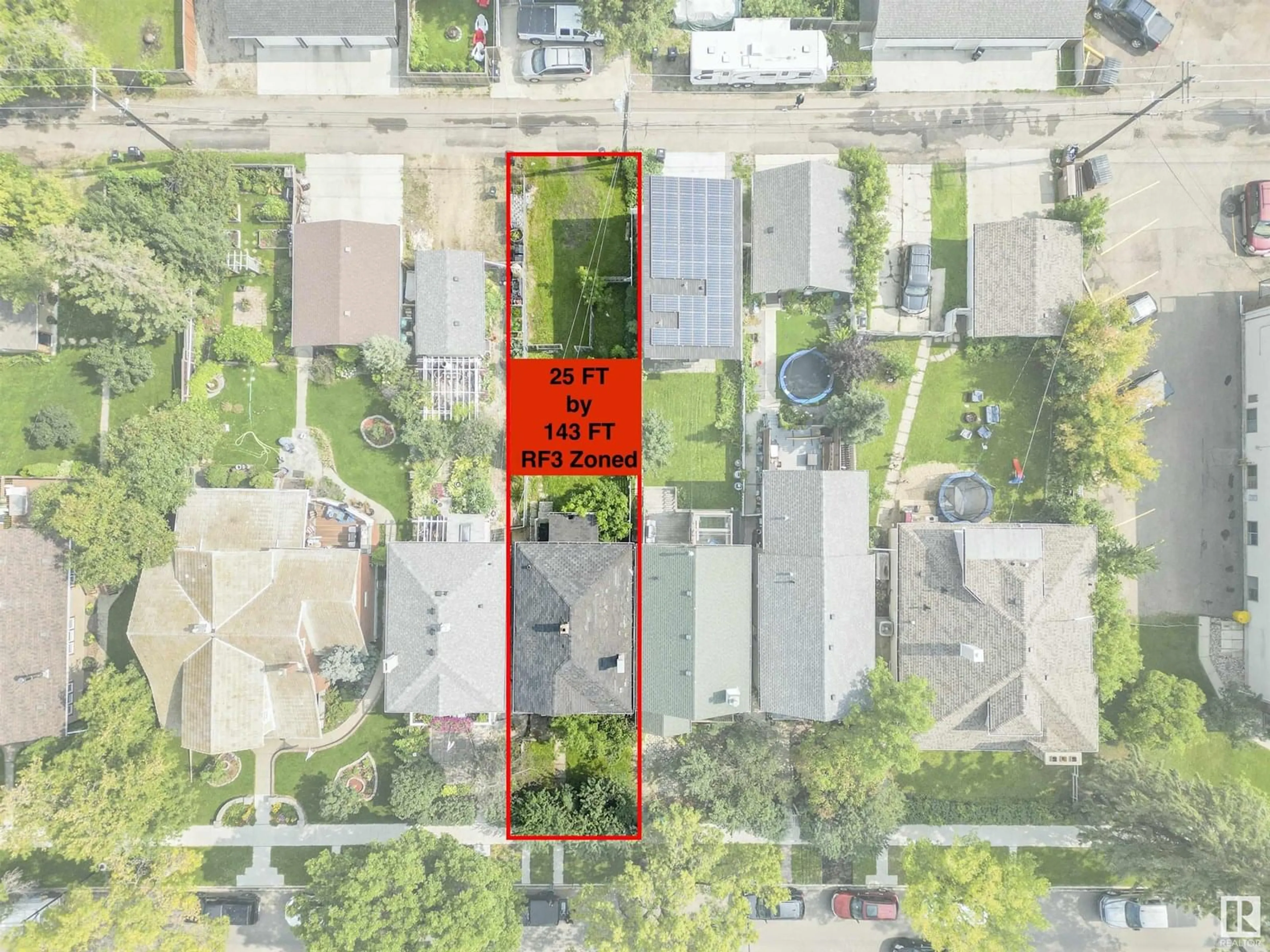 A pic from outside/outdoor area/front of a property/back of a property/a pic from drone, street for 11121 127 ST, Edmonton Alberta T5M0T5