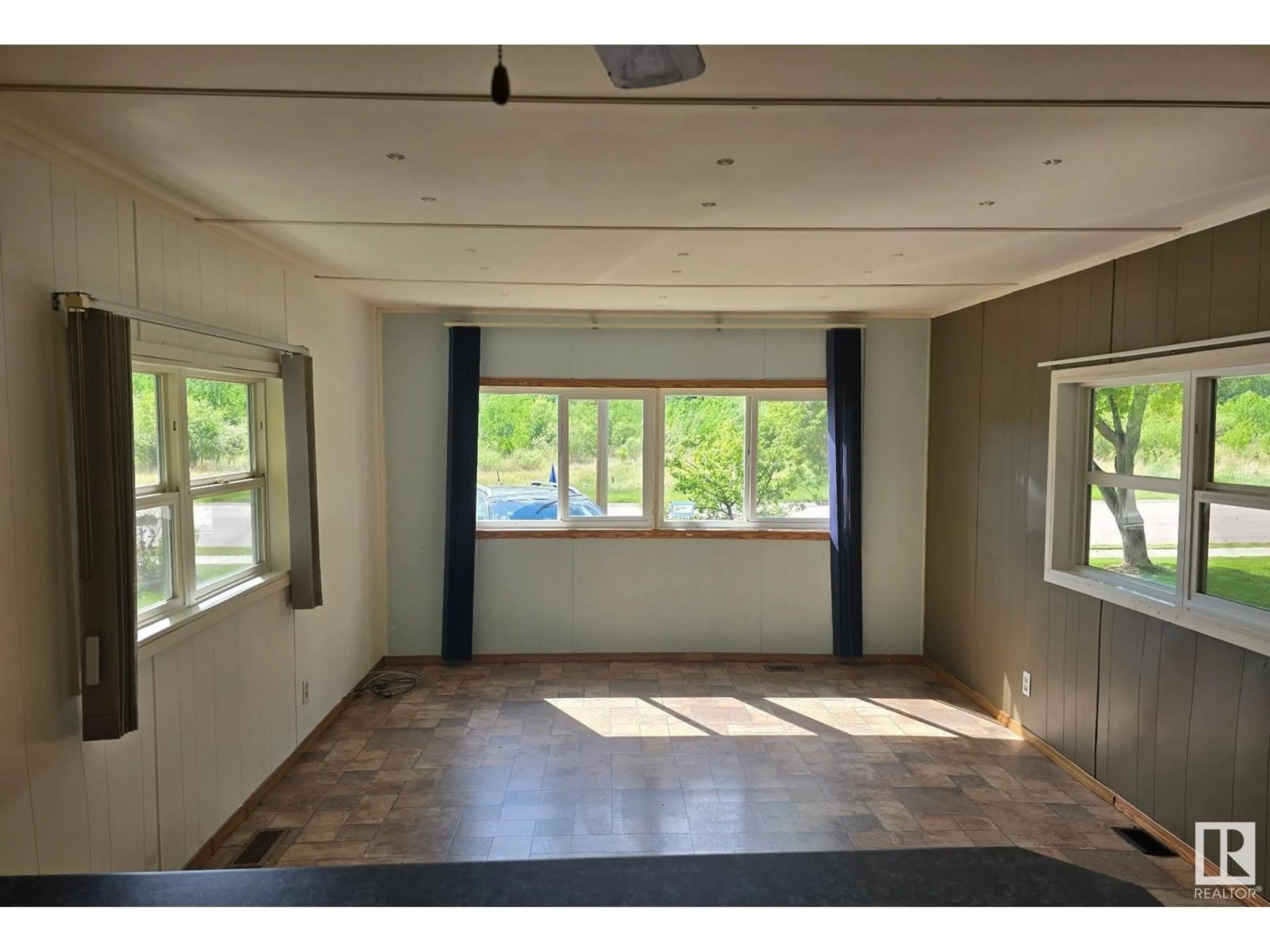 A pic of a room for 4817 52 ST, Ardmore Alberta T0A0B0