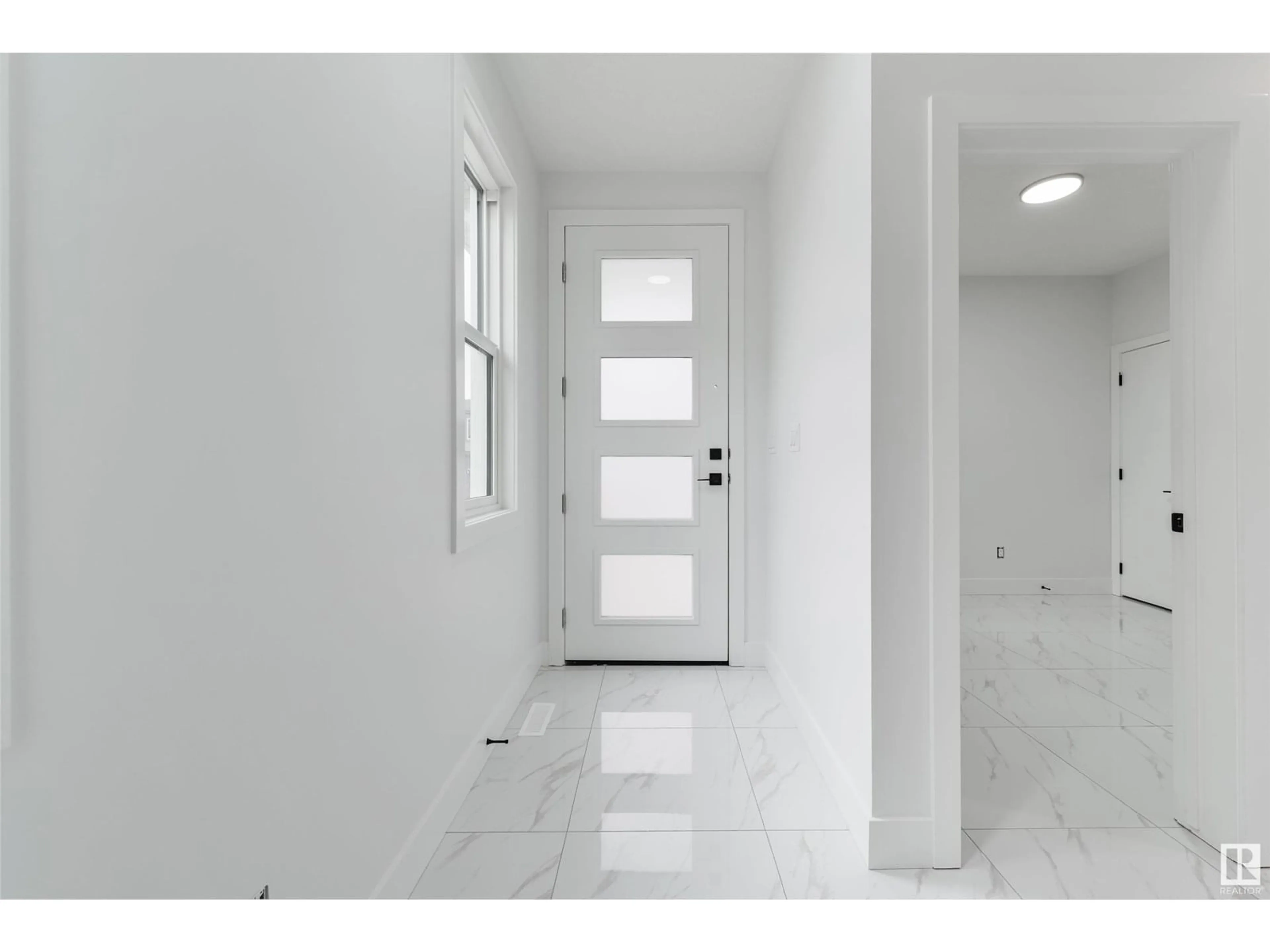 Indoor entryway for SW - 536 37 ST, Edmonton Alberta T6X3B2