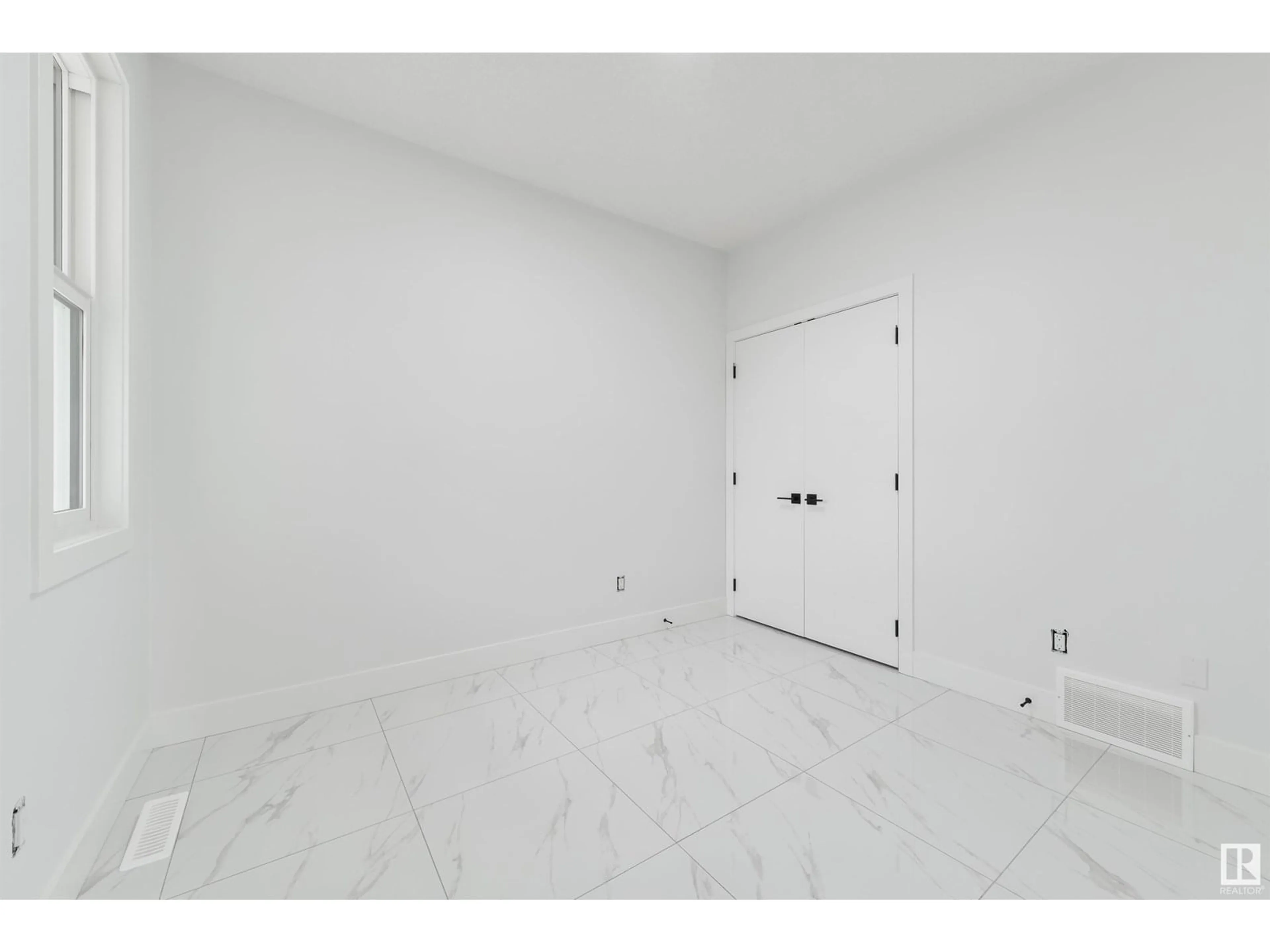A pic of a room for SW - 536 37 ST, Edmonton Alberta T6X3B2