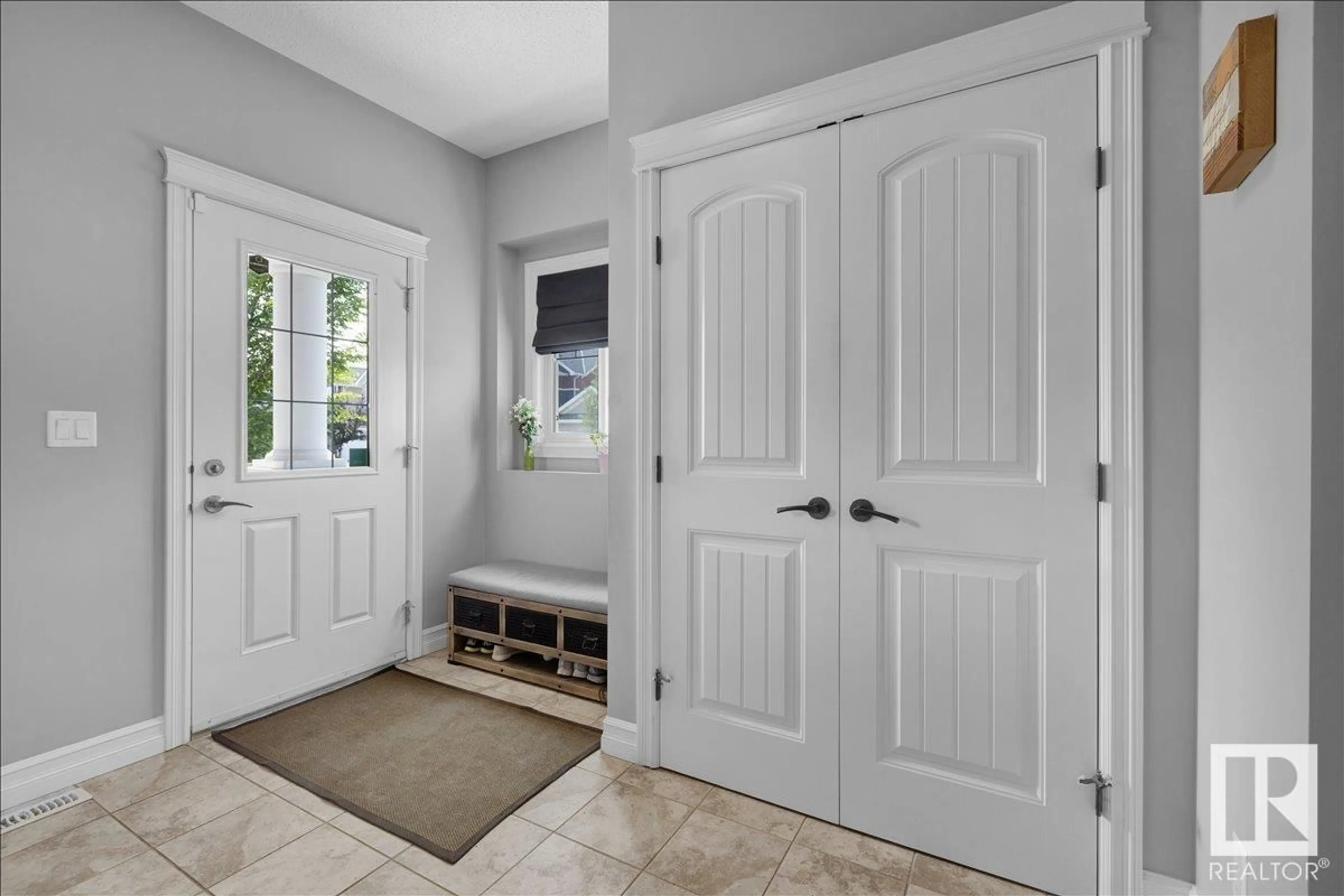 Indoor entryway for 8540 19 AV, Edmonton Alberta T6X0R6